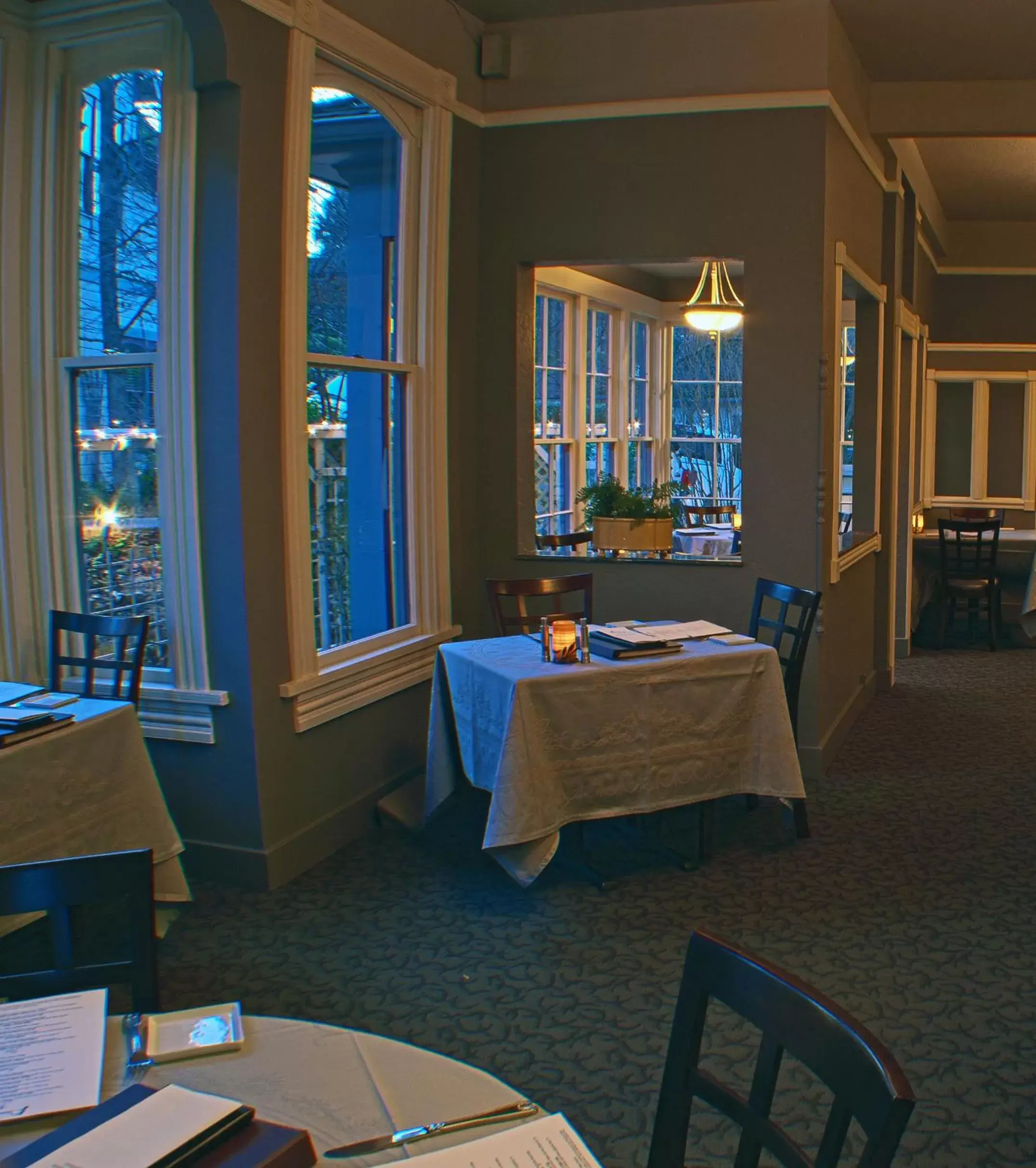 Restaurant/places to eat in Winchester Inn Restaurant/places to eat in Winchester Inn