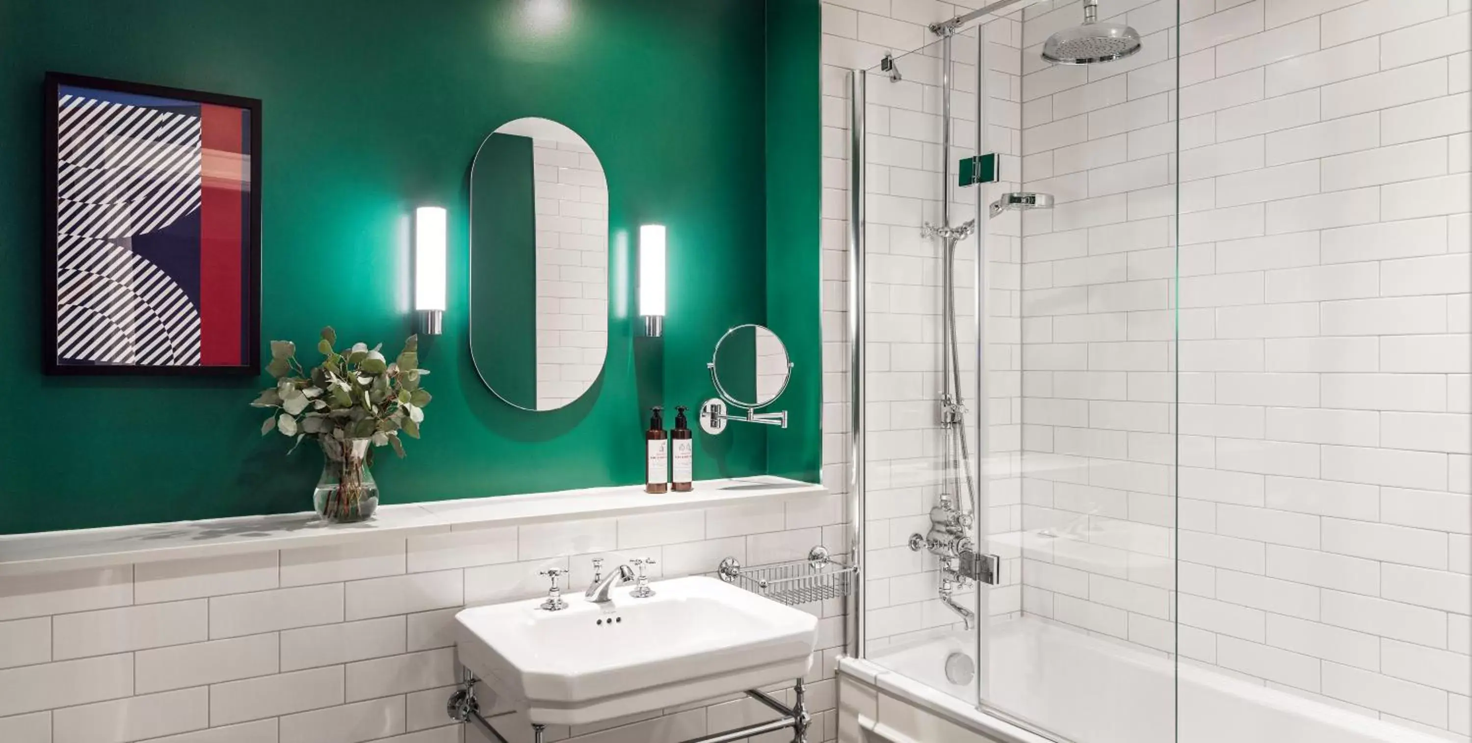 Bathroom in Kimpton Clocktower, an IHG Hotel