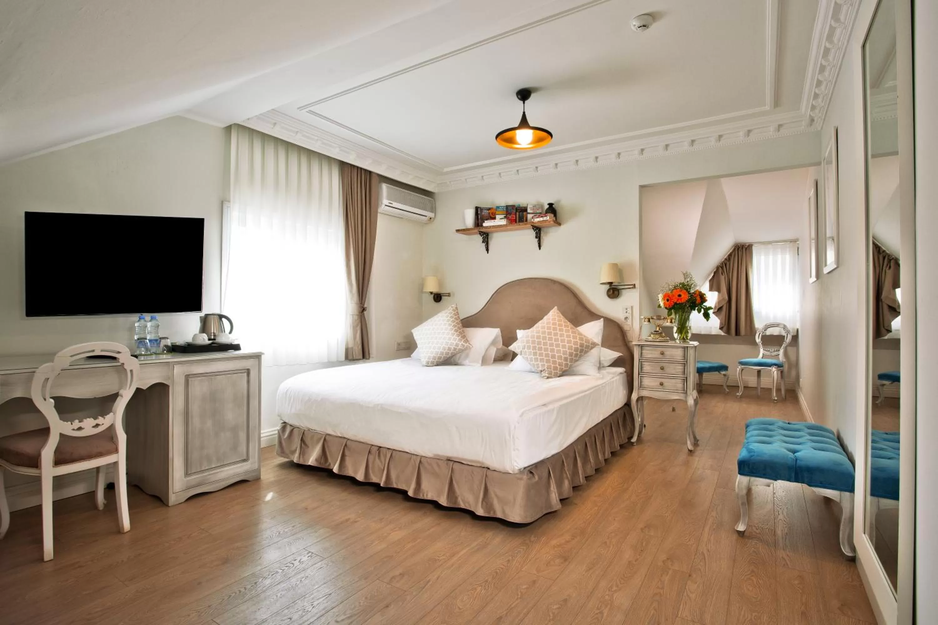 Bed in Villa Blanche Hotel SPA & Garden Pool