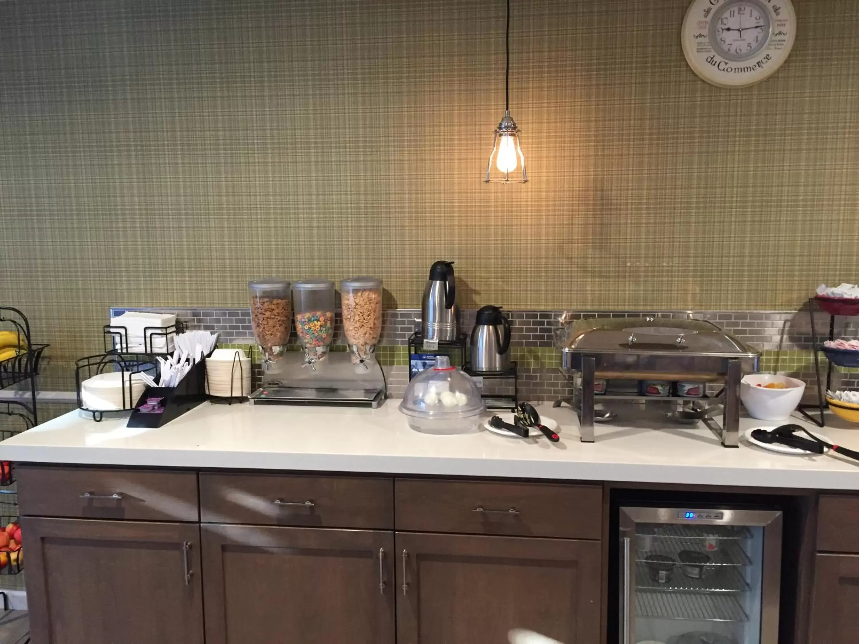 Buffet breakfast in Best Western Plus Inn Scotts Valley Buffet breakfast in Best Western Plus Inn Scotts Valley