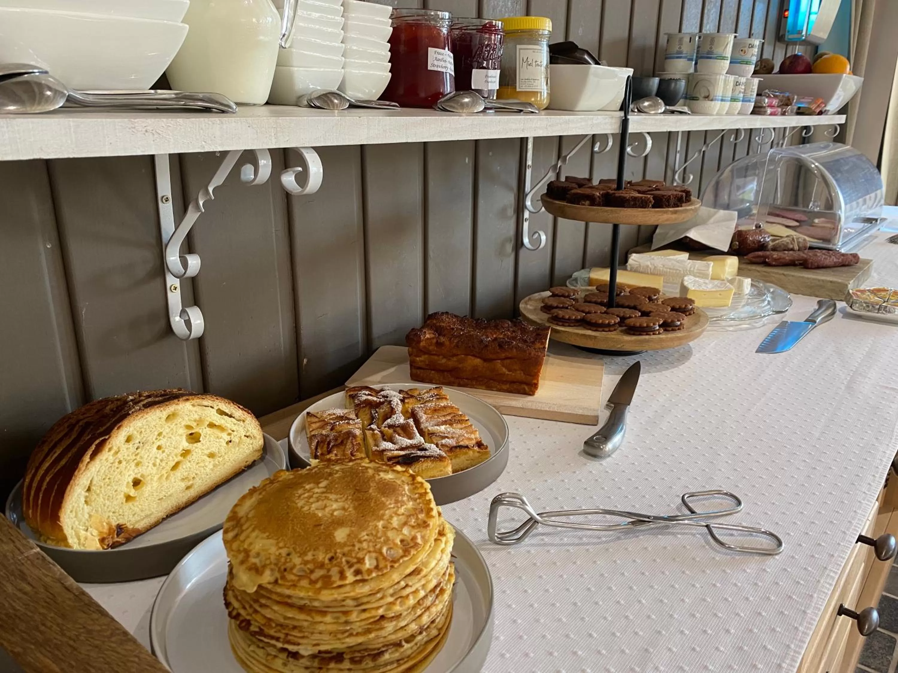 Buffet breakfast in B&B Le Briquemont