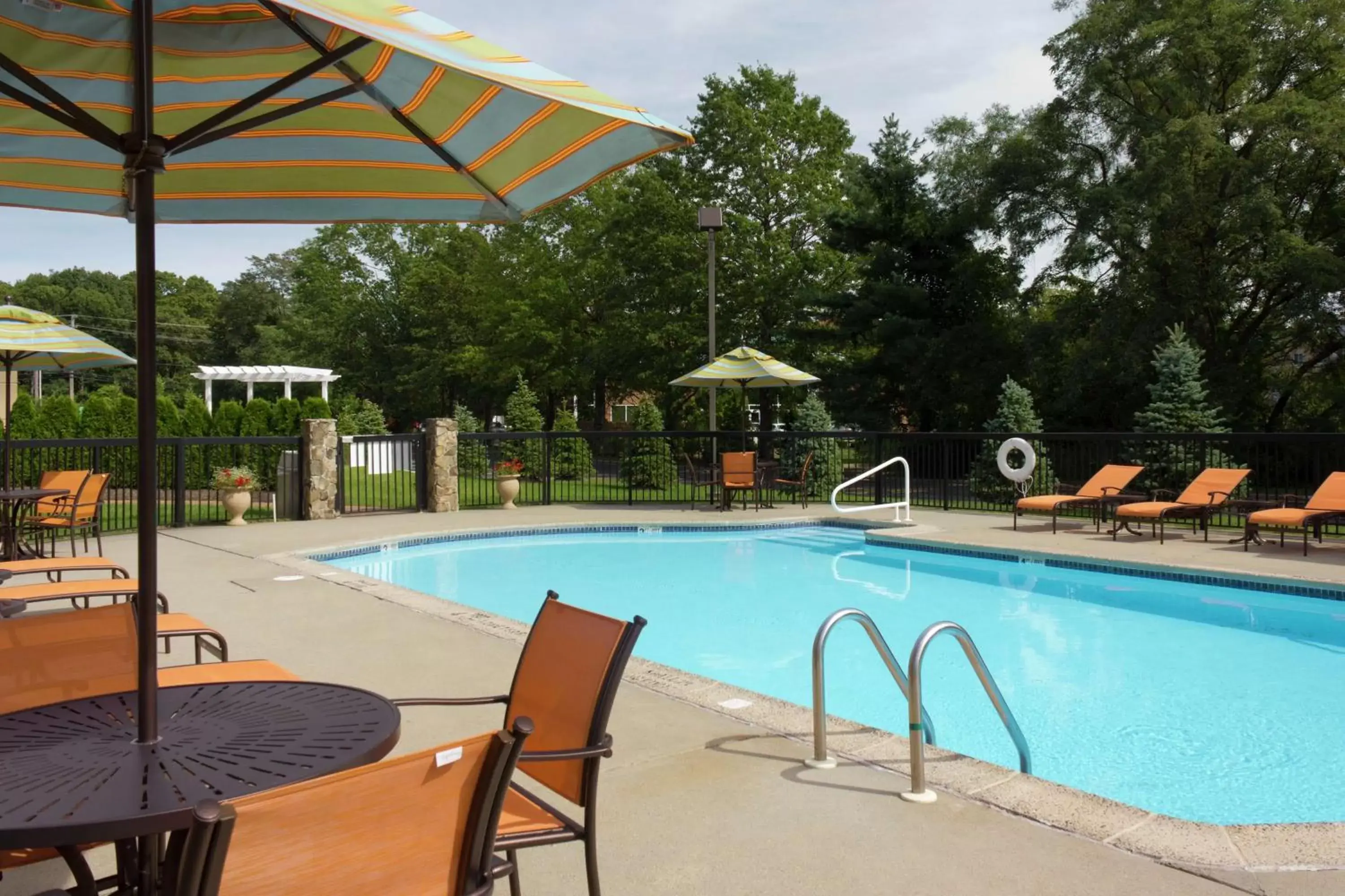 Property building, Swimming Pool in DoubleTree by Hilton Tinton Falls-Eatontown