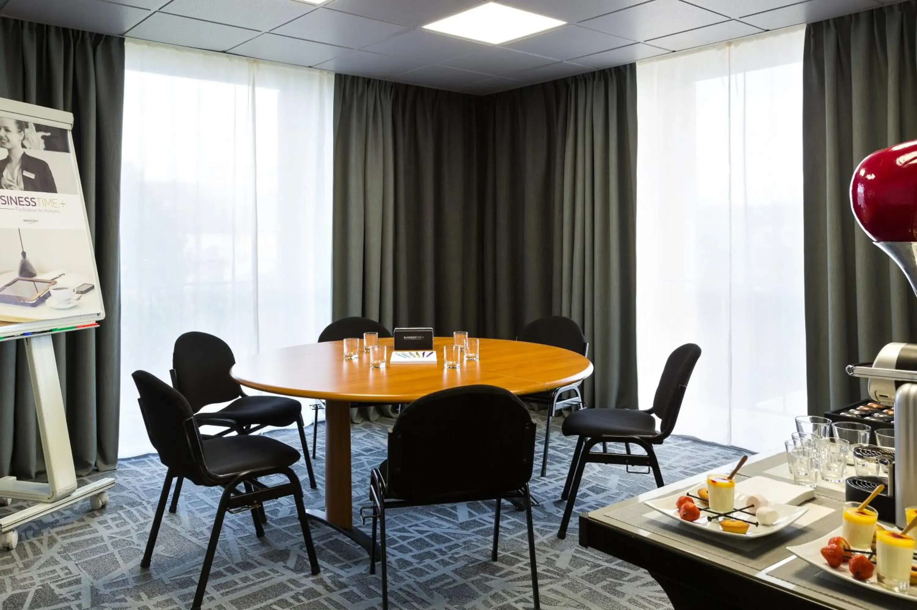 Business facilities in Hotel Mercure Paris Orly Rungis