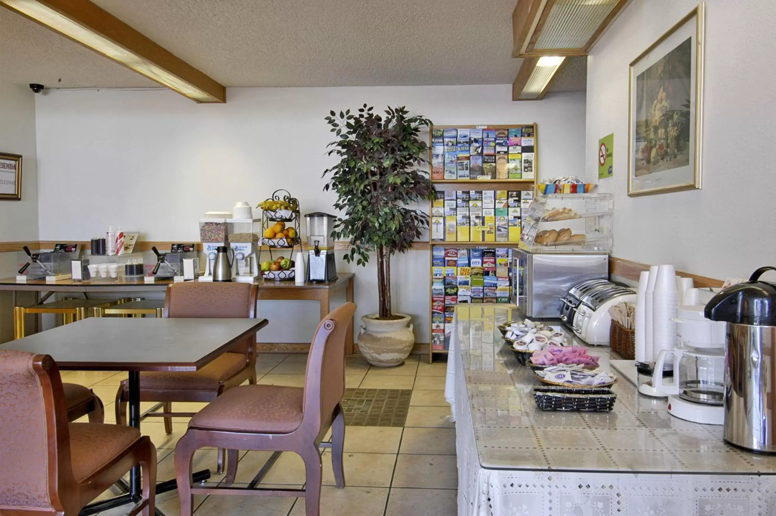 Studio Suite with Three queen Beds, Non-Smoking in Days Inn by Wyndham Mt. Vernon Studio Suite with Three queen Beds, Non-Smoking in Days Inn by Wyndham Mt. Vernon