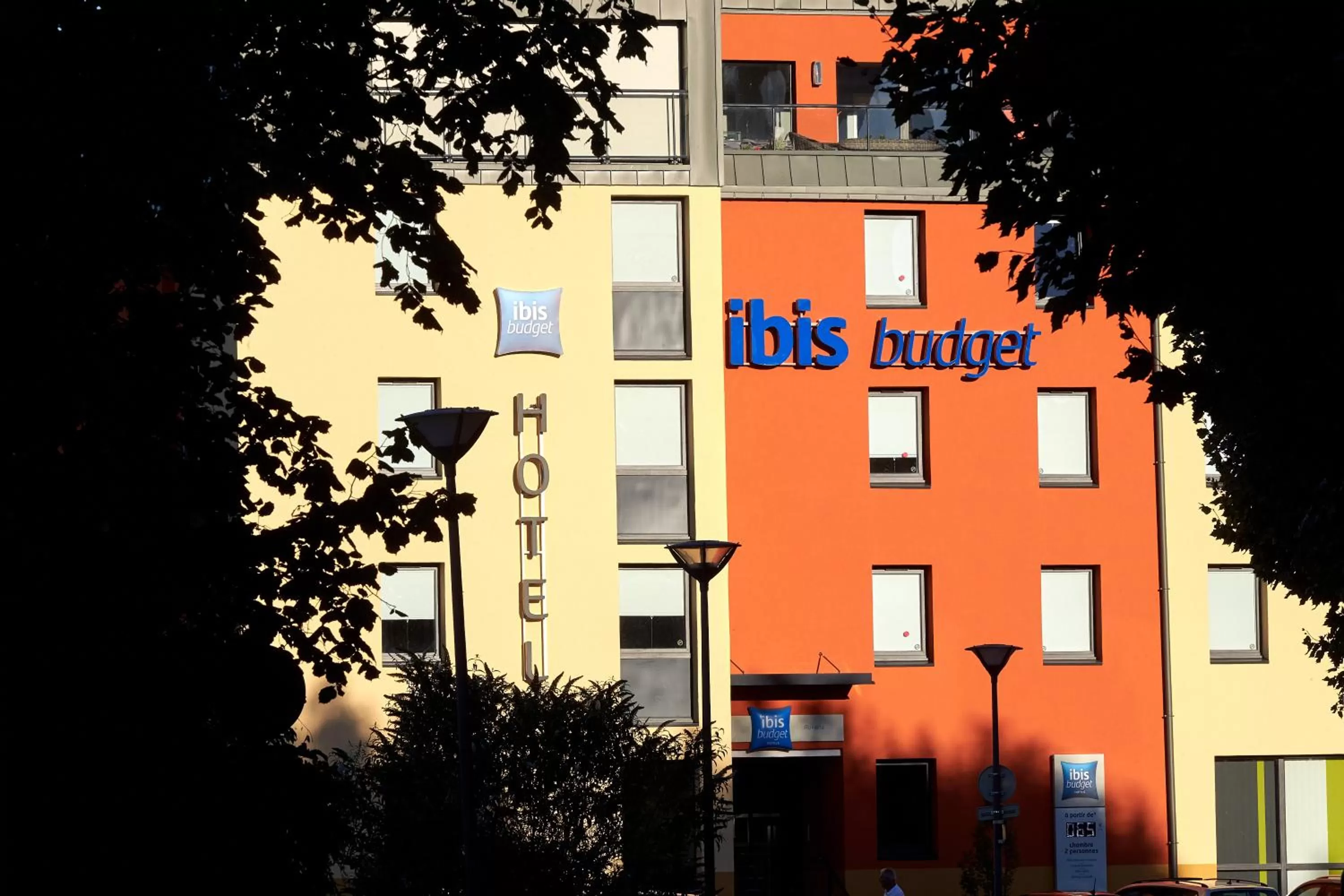 Facade/entrance in ibis budget Auxerre Centre