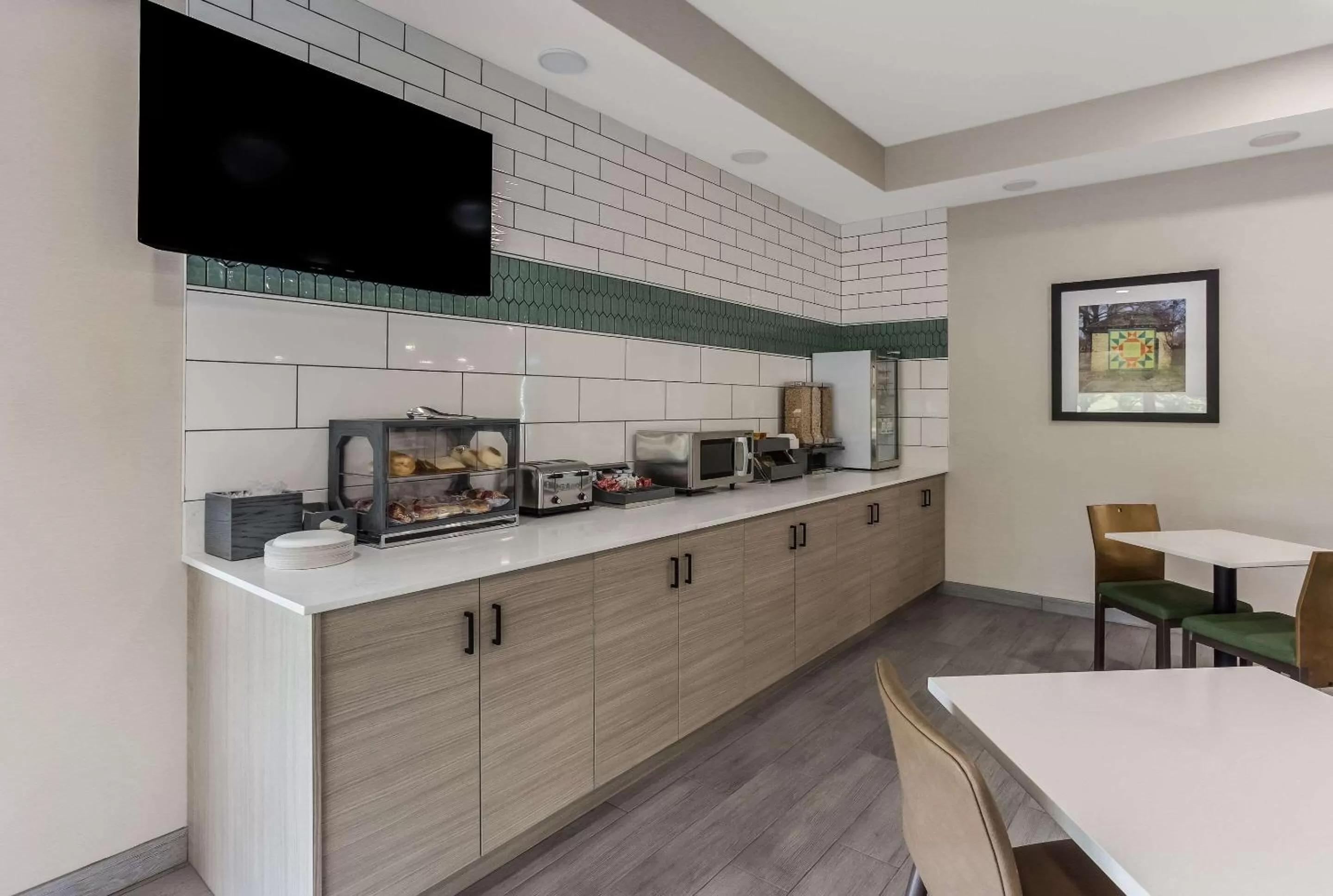 Breakfast in MainStay Suites Bourbonnais - Kankakee