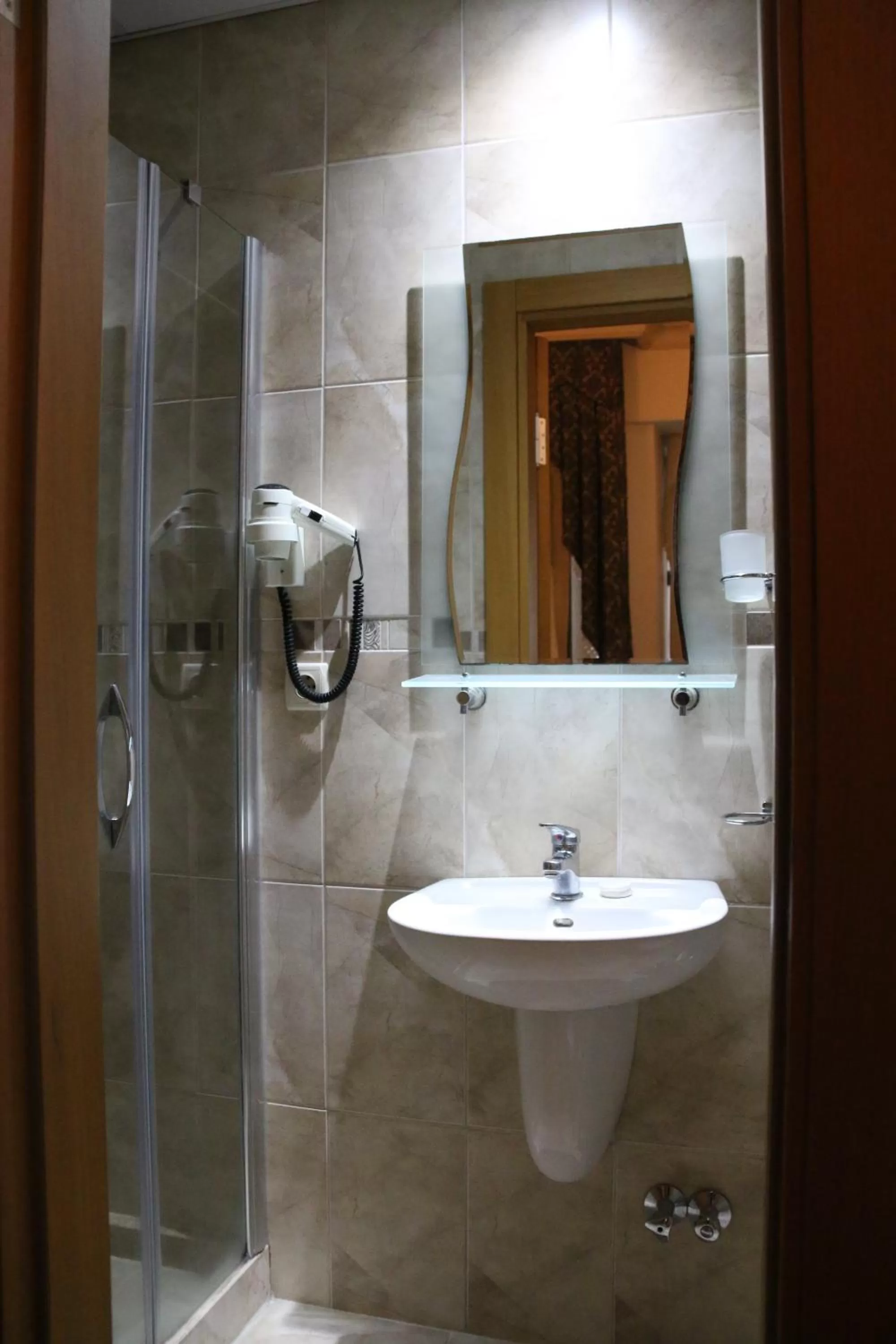 Toilet in Grand Peninsula Hotel