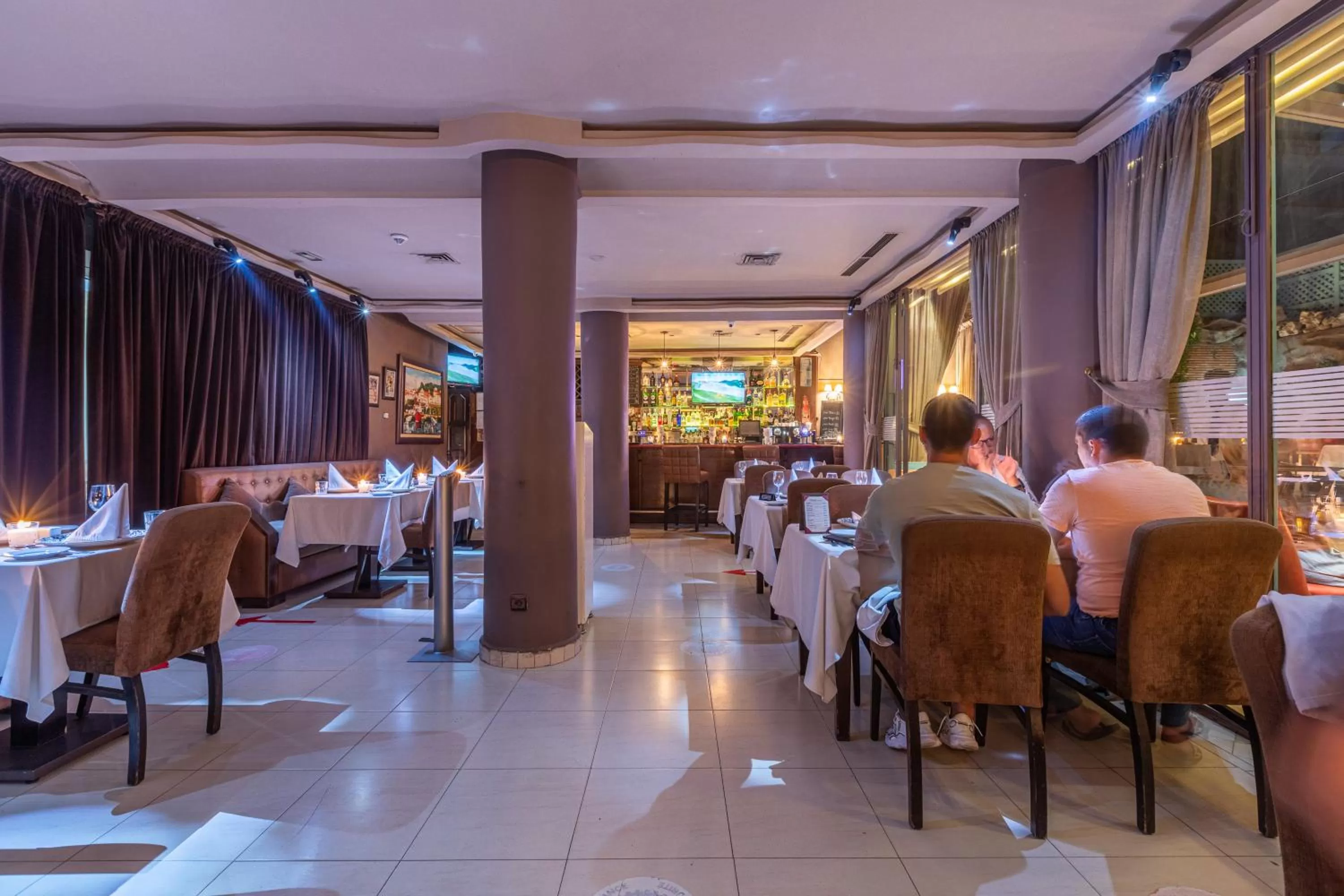 Restaurant/places to eat in Le Caspien Boutique Hotel