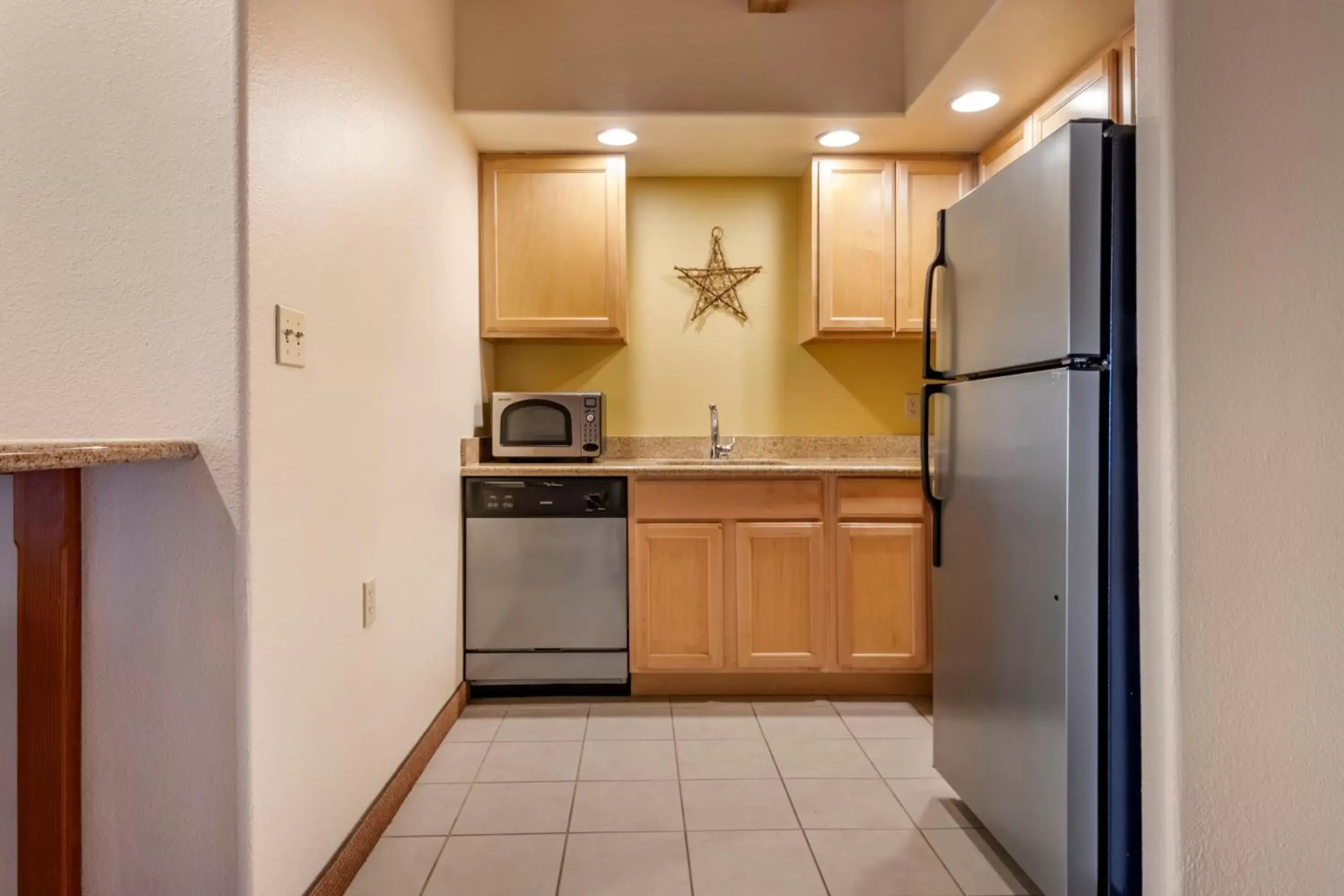 Efficiency Family Suite - Non Smoking in Mountain Edge Suites at Sunapee, an Ascend Collection Hotel Efficiency Family Suite - Non Smoking in Mountain Edge Suites at Sunapee, an Ascend Collection Hotel