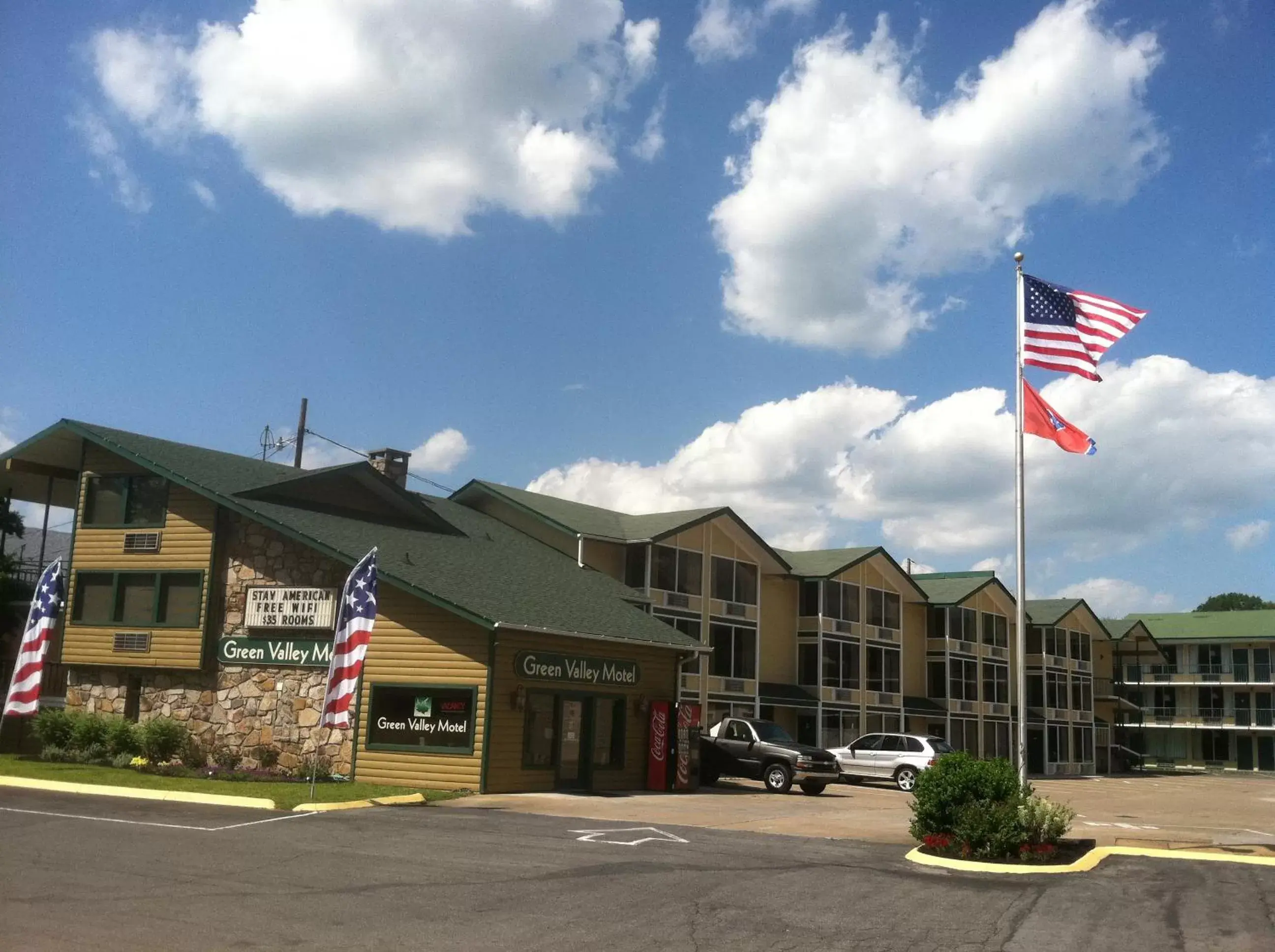 Facade/entrance, Property Building in Green Valley Motel