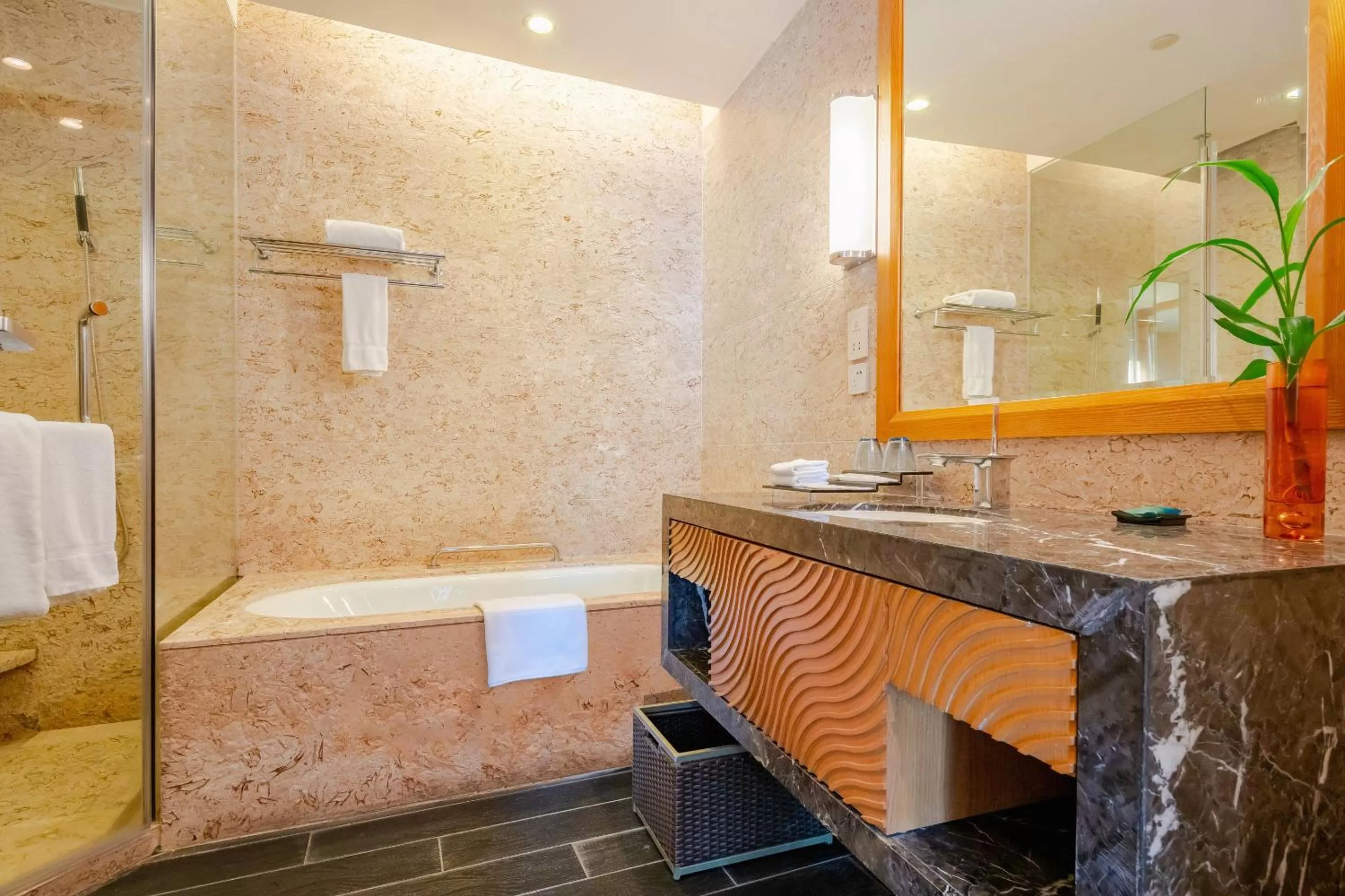 Bathroom in Four Points by Sheraton Hainan, Sanya