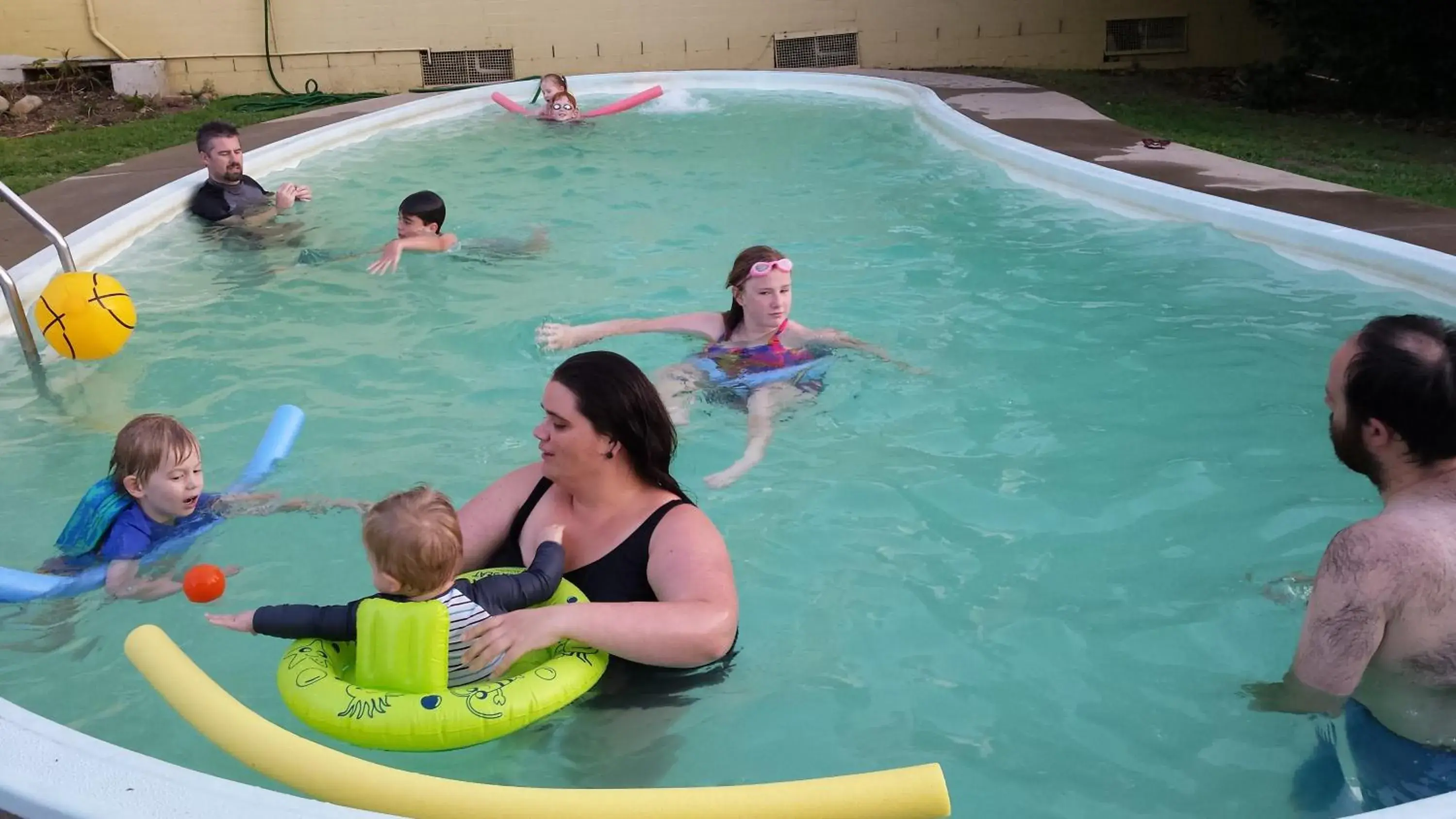 Swimming Pool in Millers Cottage Motel