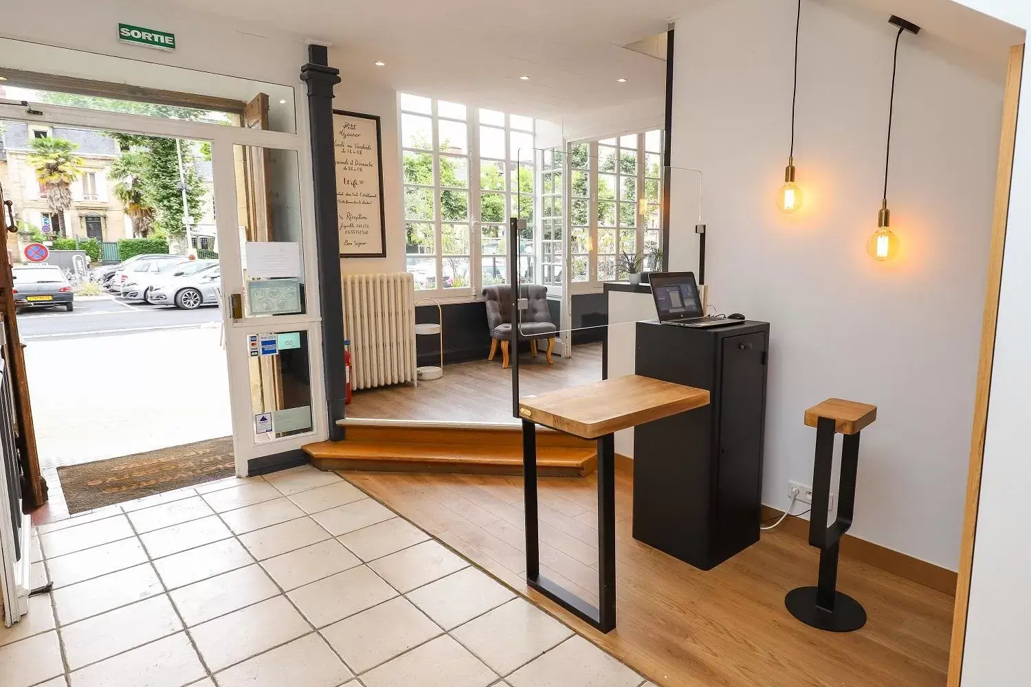 Lobby or reception in Hôtel La Réserve de Brive