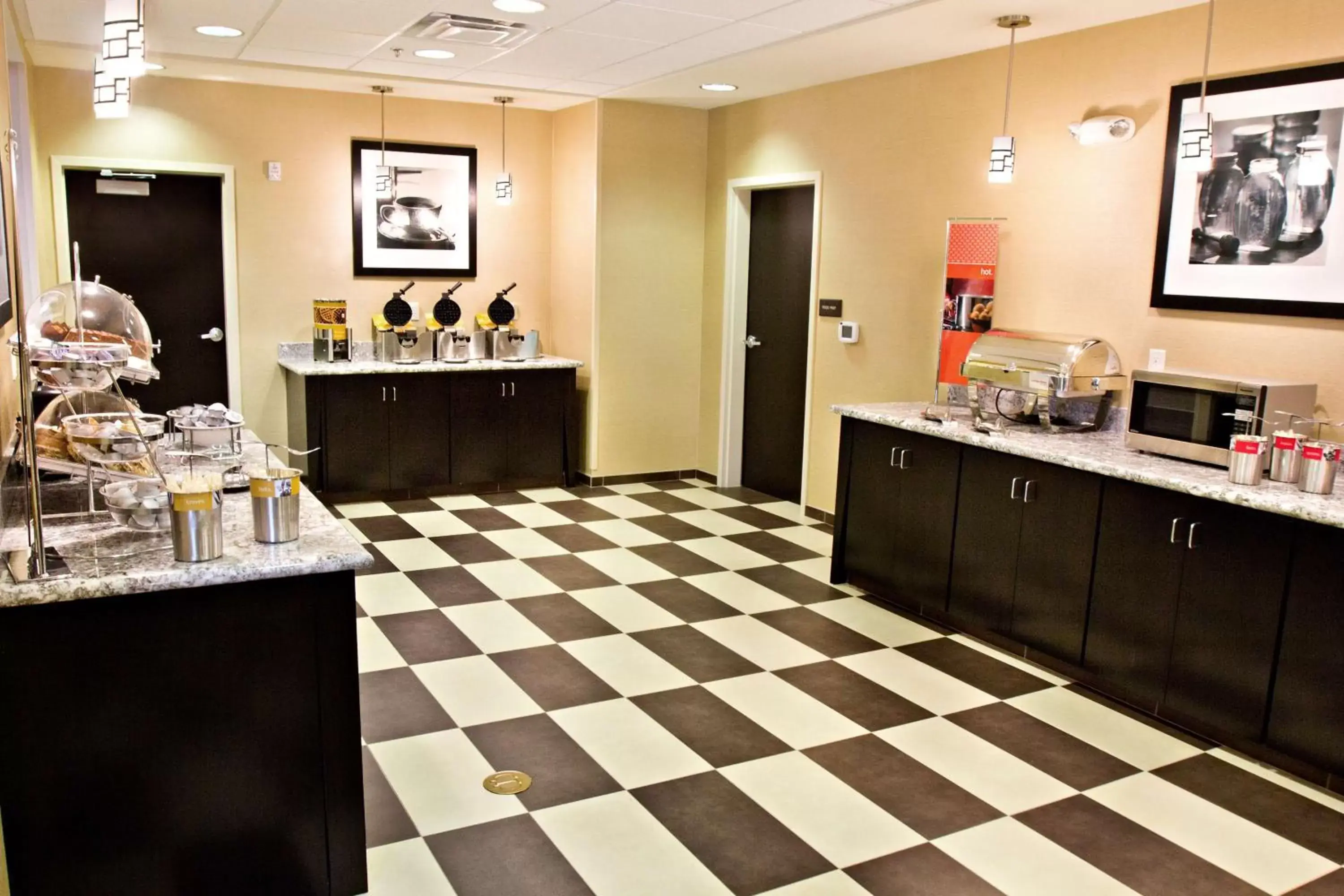 Restaurant/places to eat in Hampton Inn & Suites Salt Lake City/Farmington Restaurant/places to eat in Hampton Inn & Suites Salt Lake City/Farmington