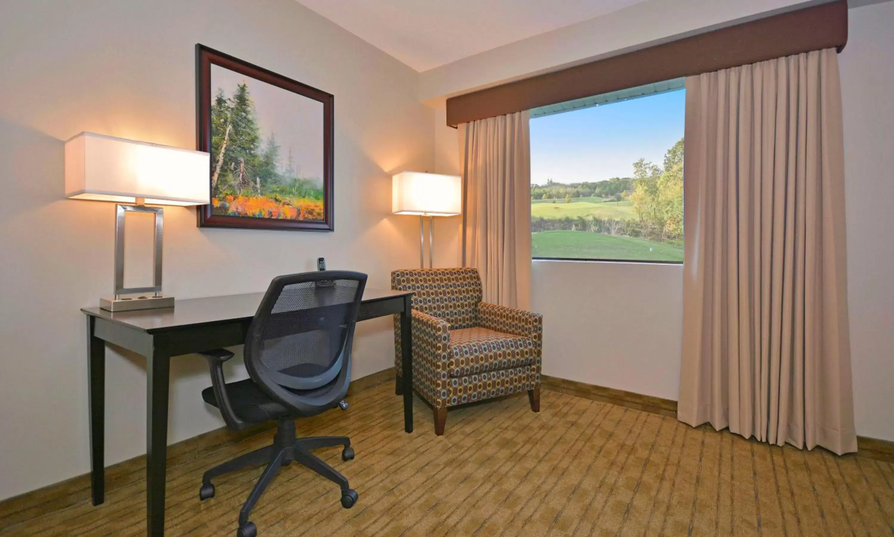 Seating area in Best Western Pembroke Inn & Conference Centre