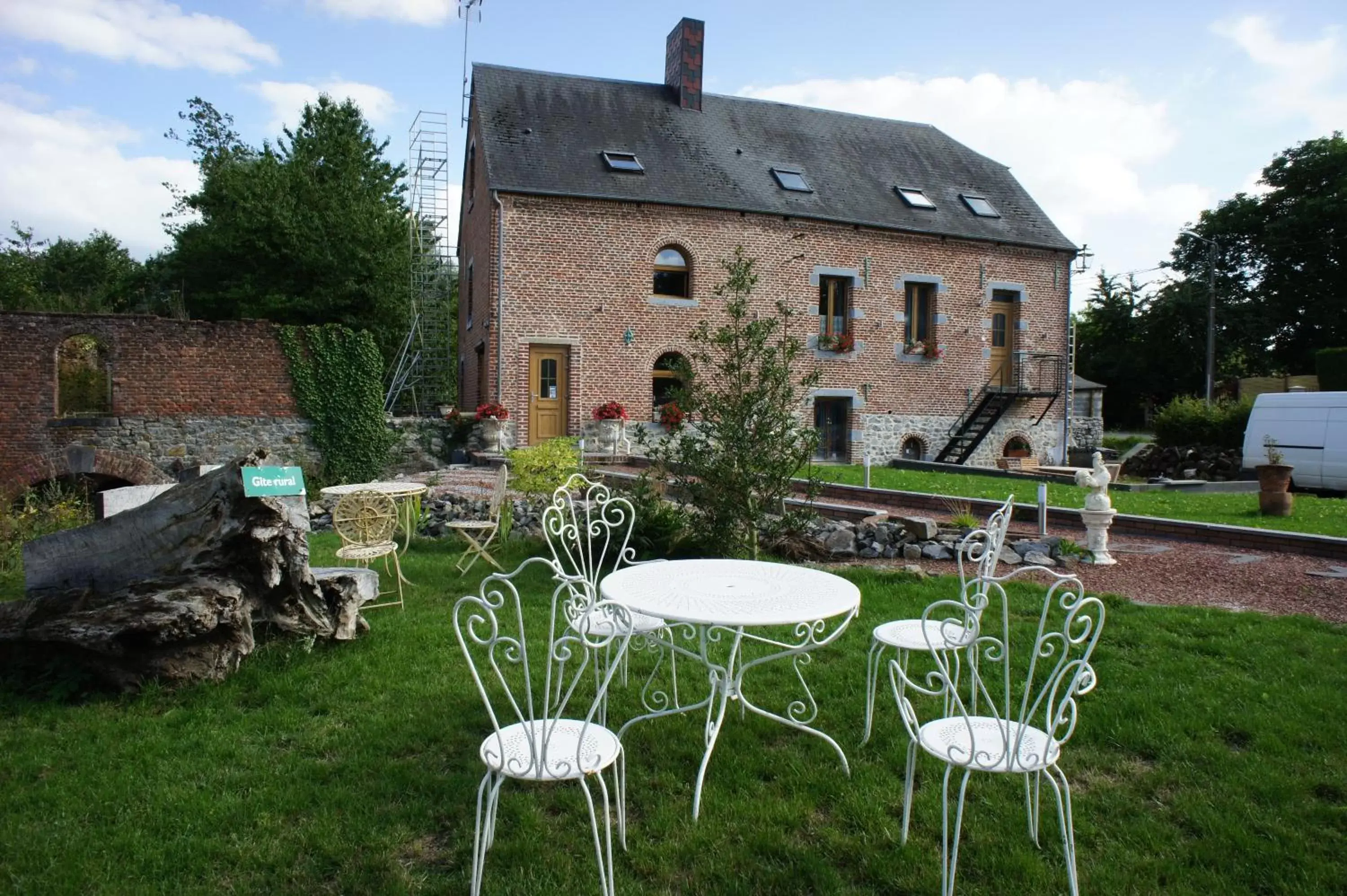 Patio, Property Building in Aux Logis de la Solre