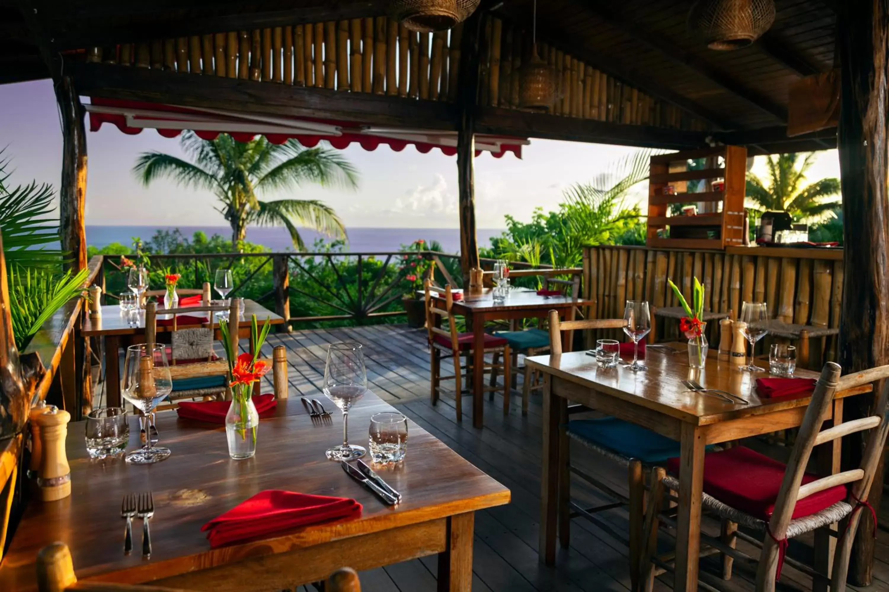 Restaurant/Places to Eat in Tet Rouge Resort