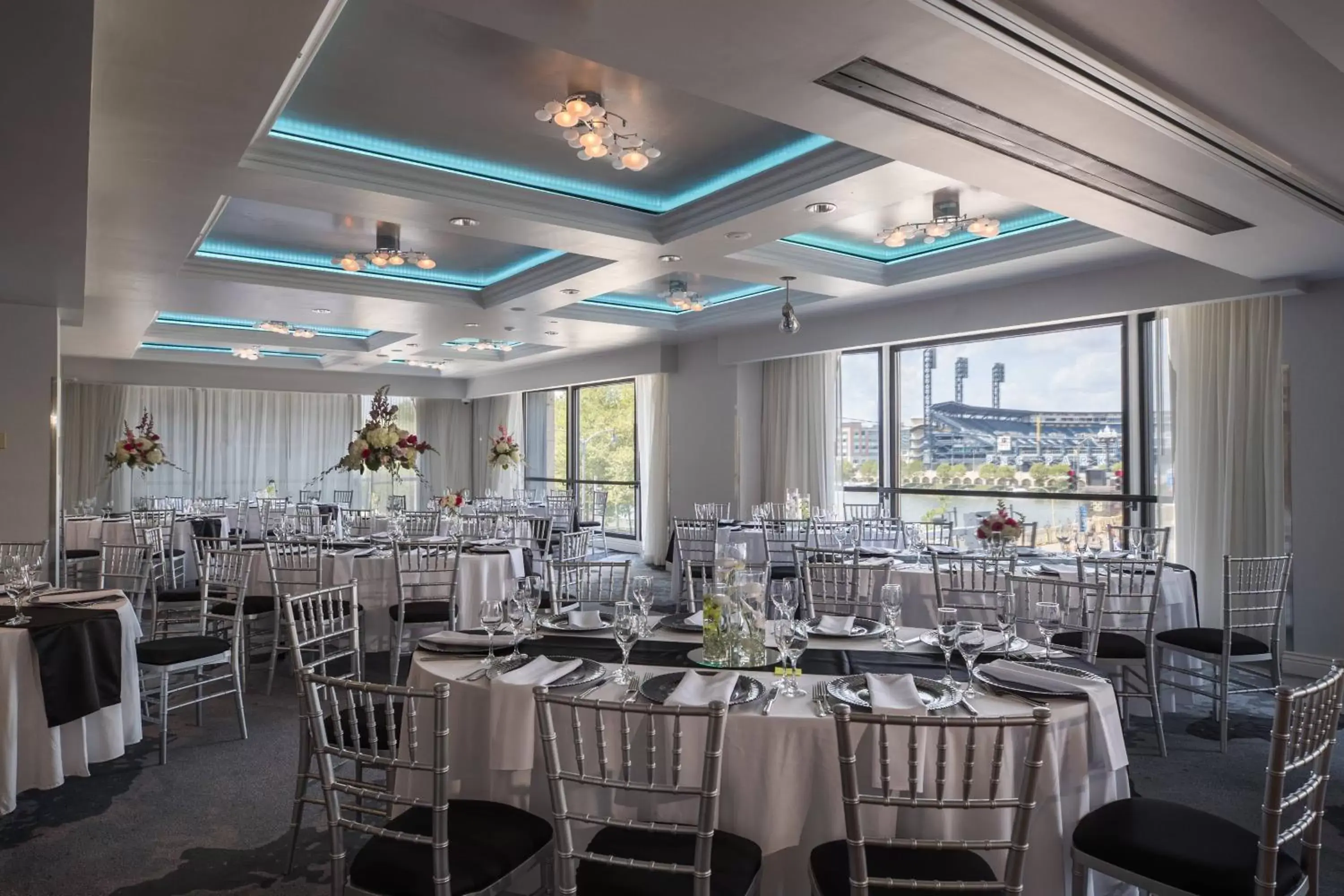 Banquet/Function facilities, Restaurant/Places to Eat in Renaissance Pittsburgh Hotel