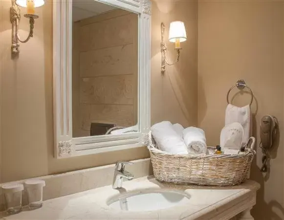 Bathroom in Hotel Carina