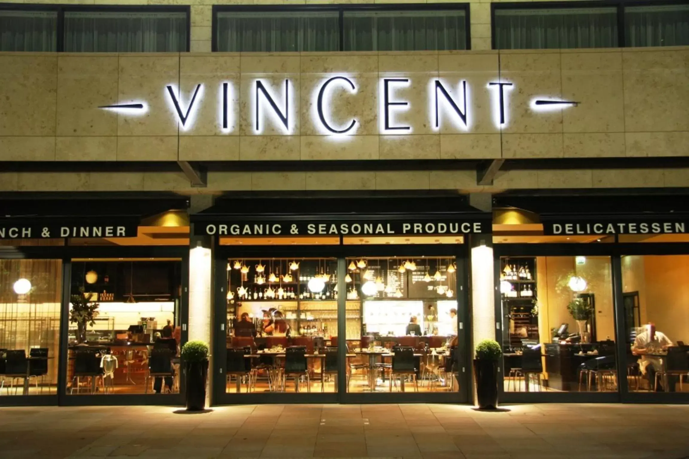 Facade/entrance in The Vincent Hotel