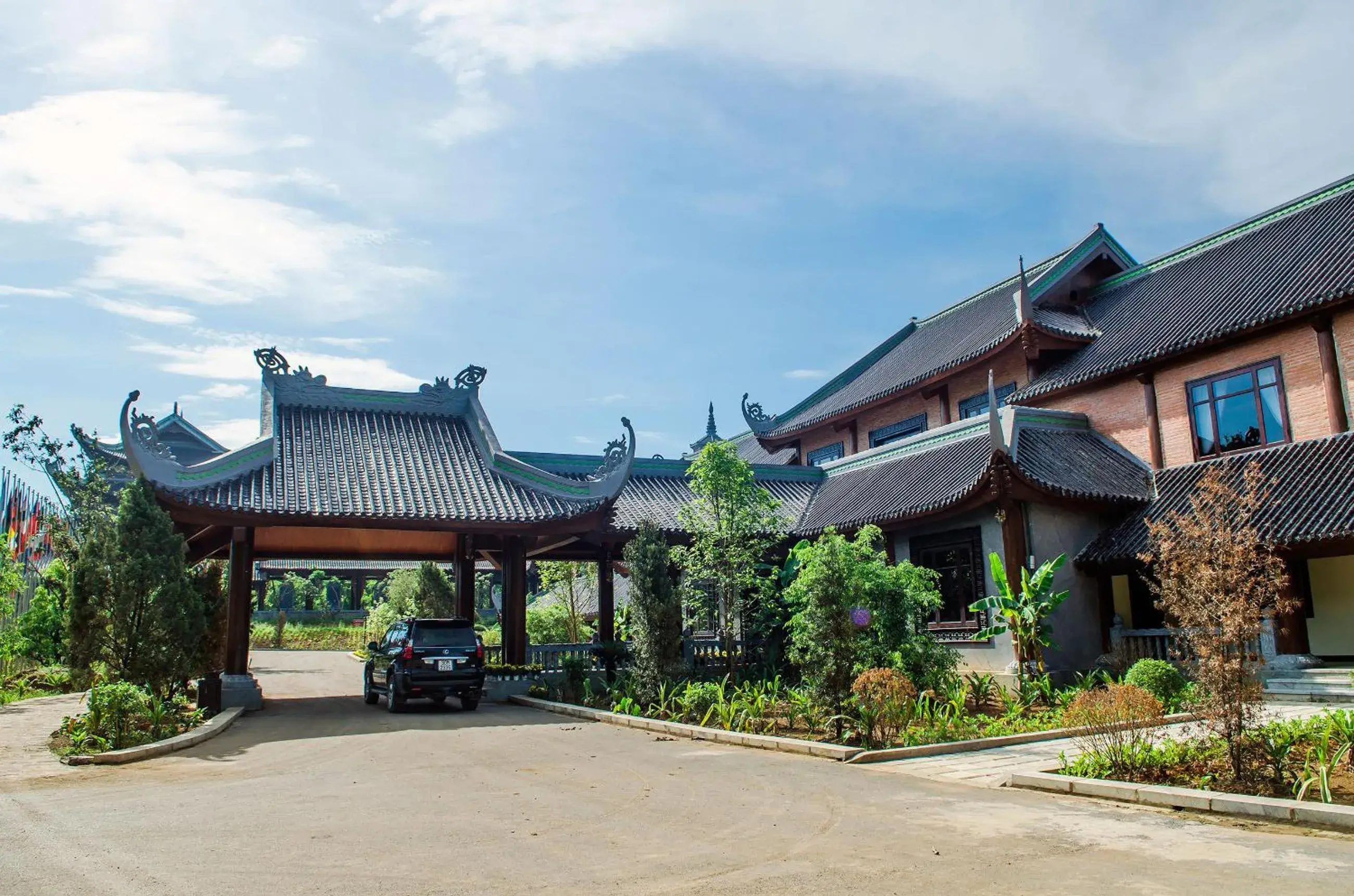 Facade/entrance, Property Building in Bai Dinh Hotel