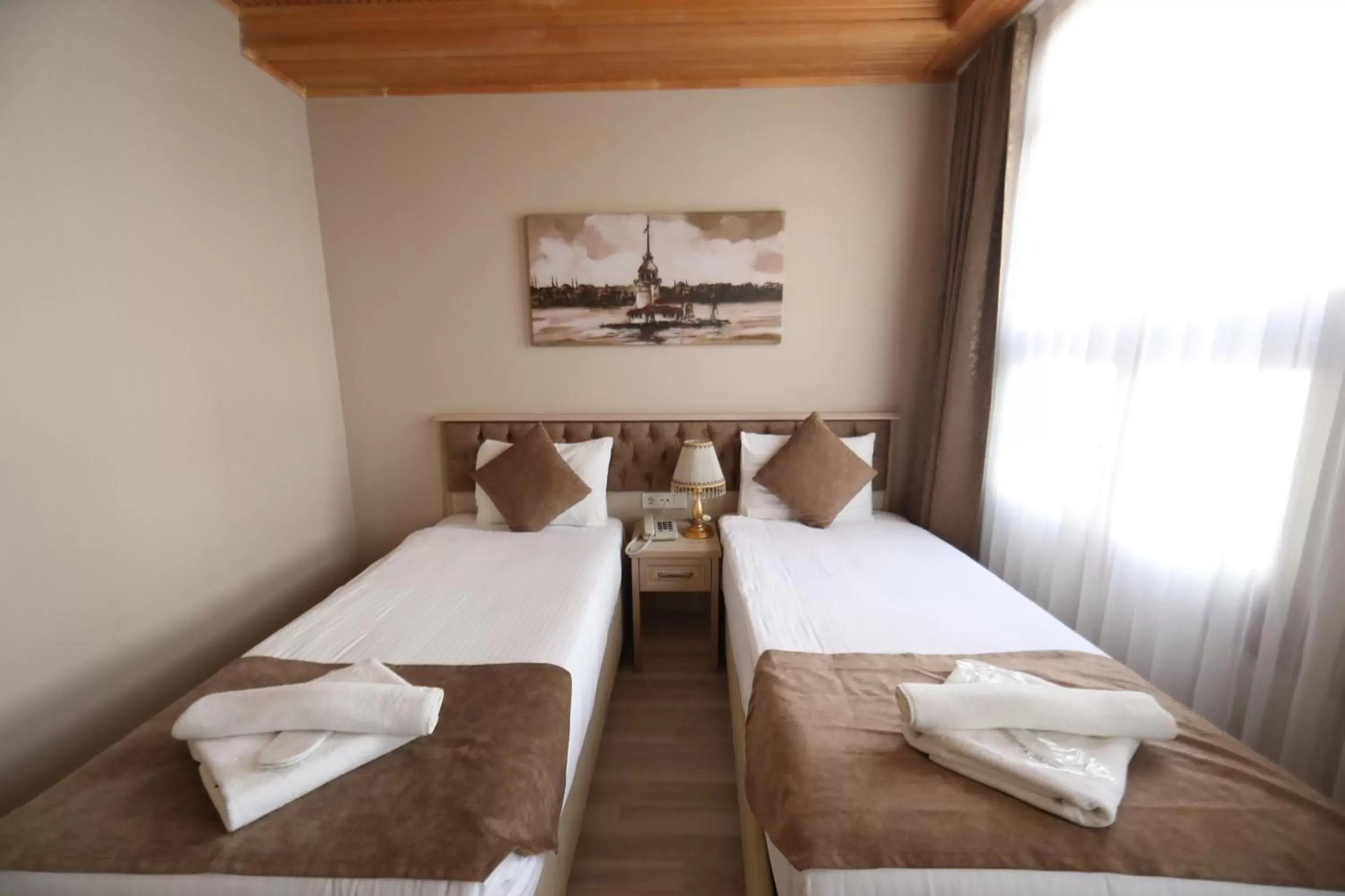 Bedroom, Bed in Sultans Royal Hotel