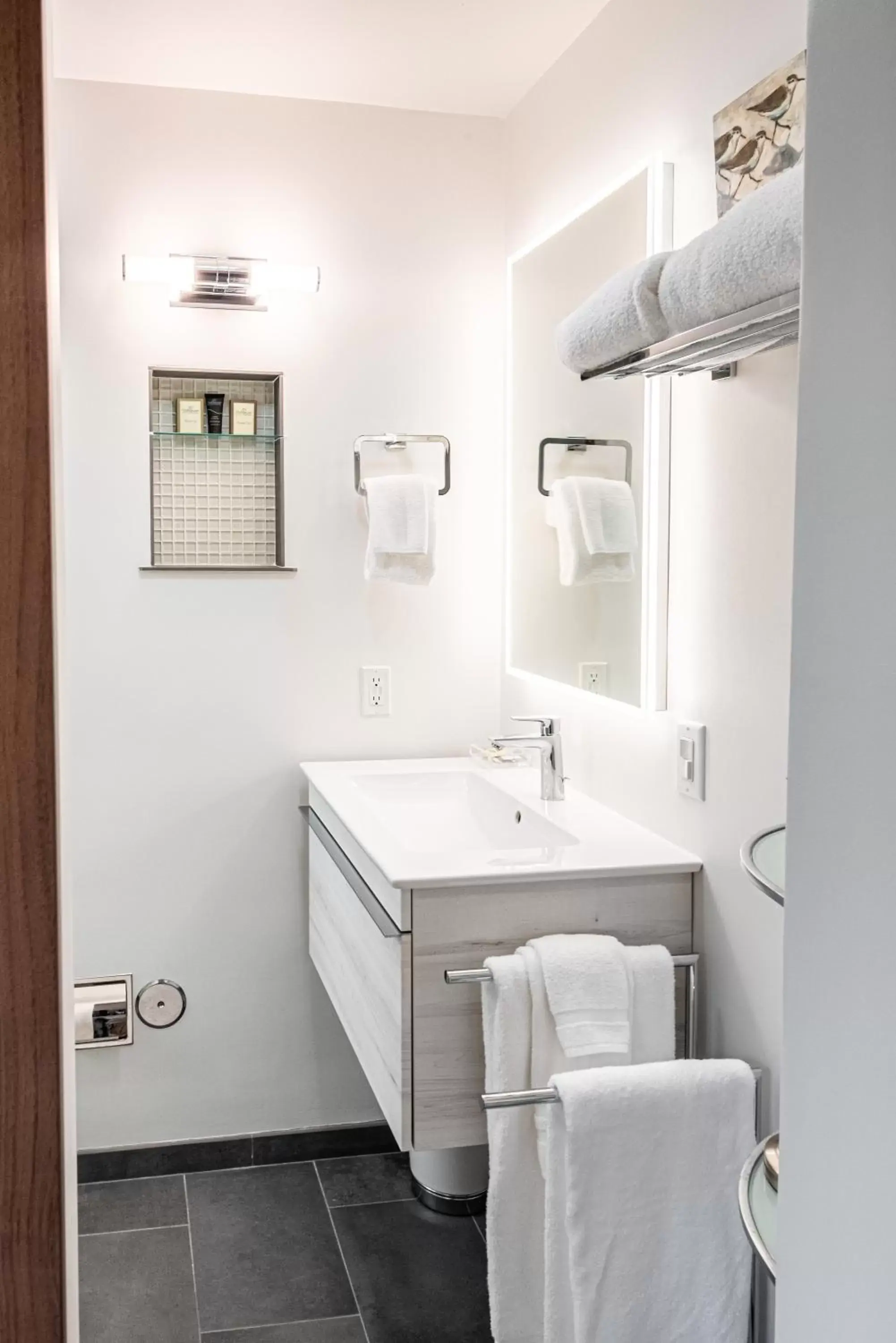 Shower, Bathroom in Harbor House Inn