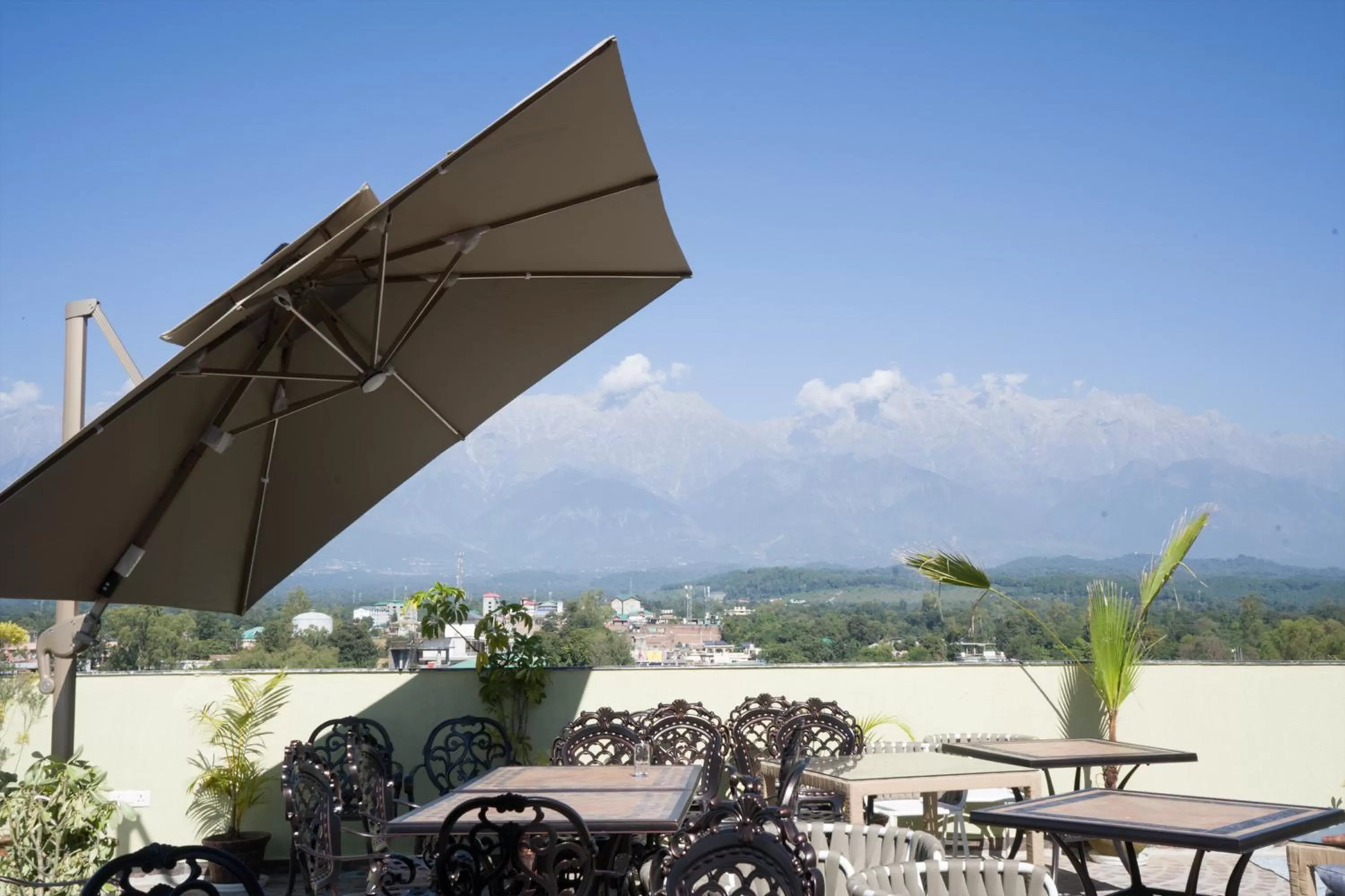 Balcony/Terrace in Clarks Inn Suites Kangra