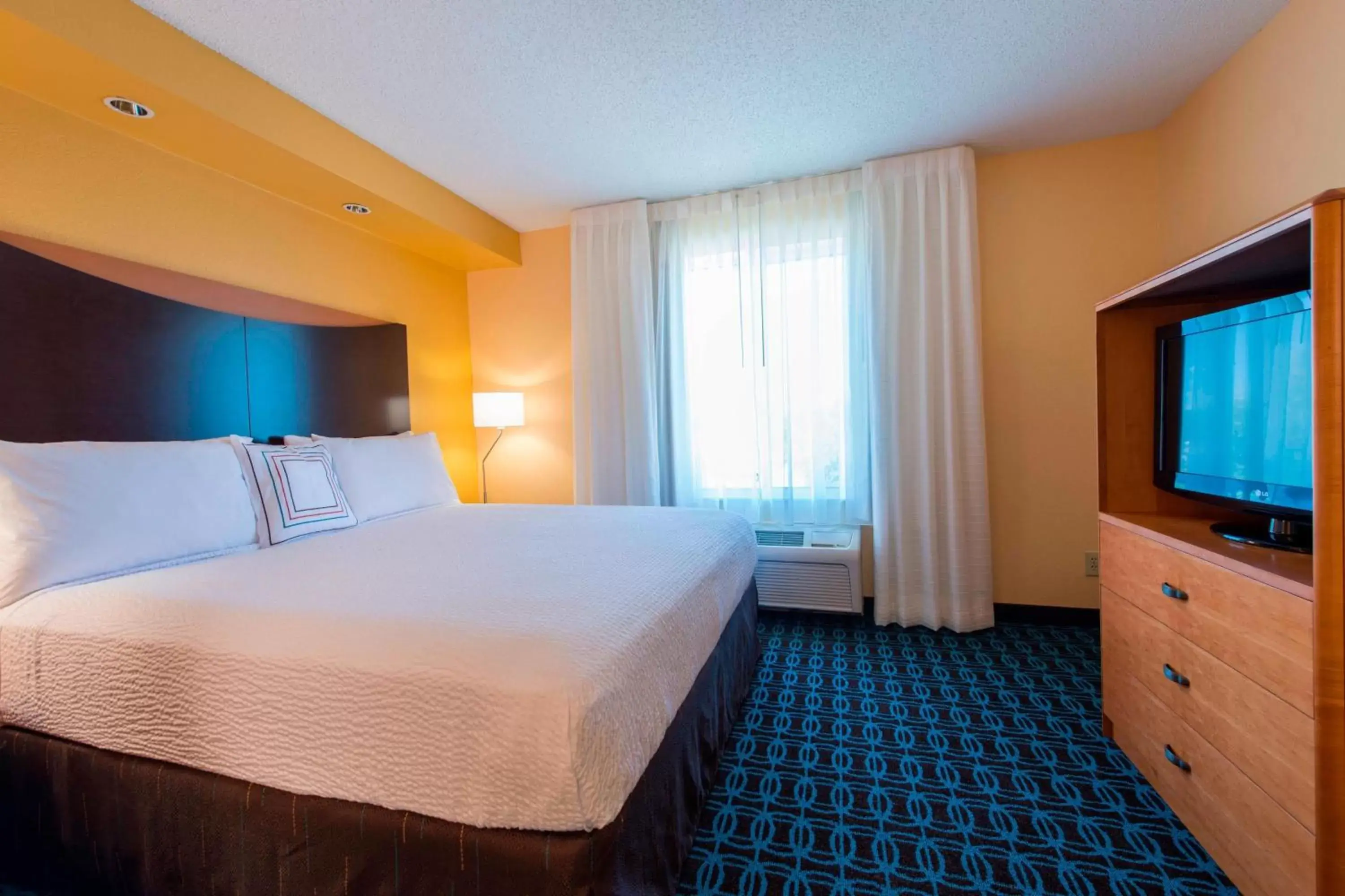 Bedroom, Bed in Fairfield Inn & Suites by Marriott Greenwood