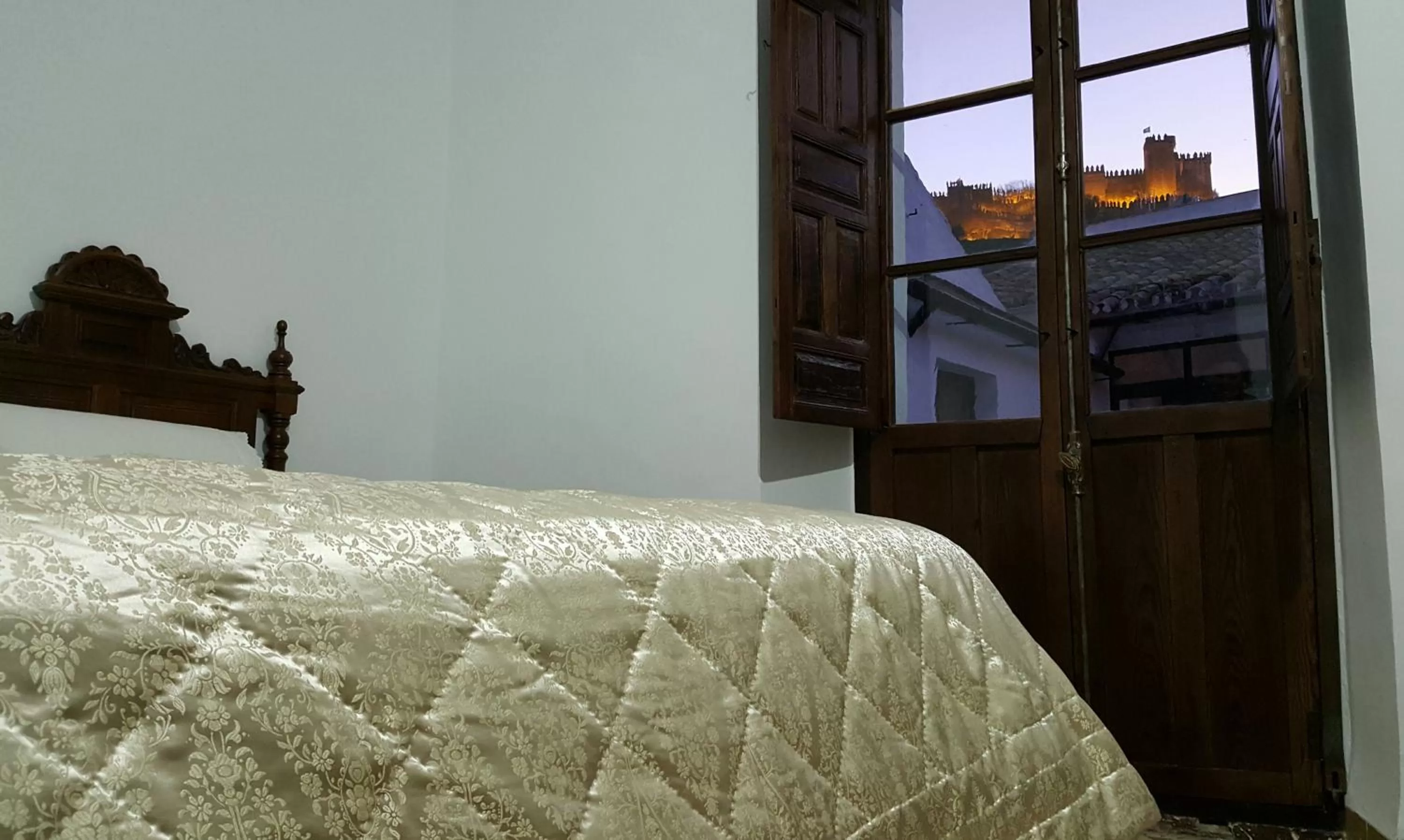 Landmark view, Bed in Fuentepiedra Casa Rural Categoría Superior