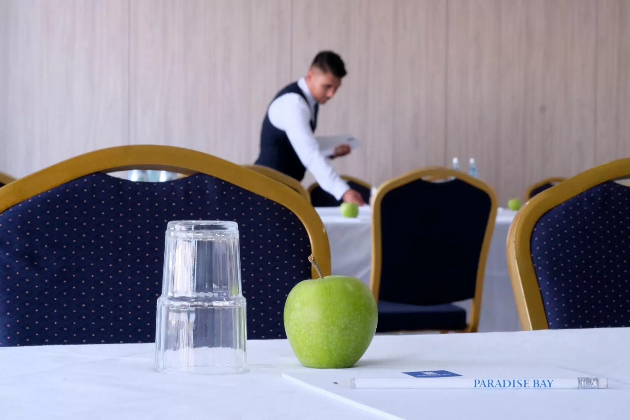 Business facilities in Paradise Bay Resort