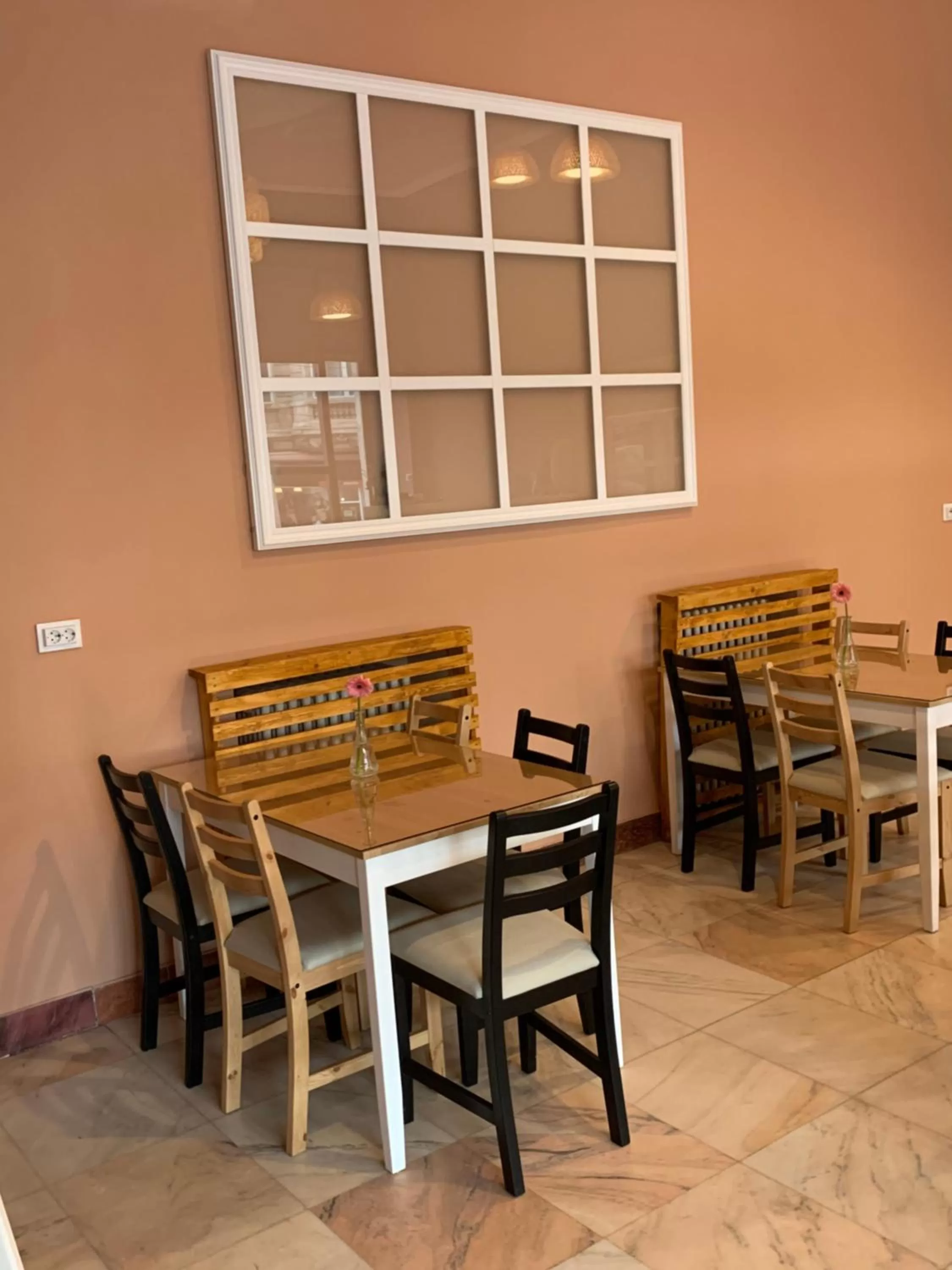 Dining area in Hotel Continental City Center