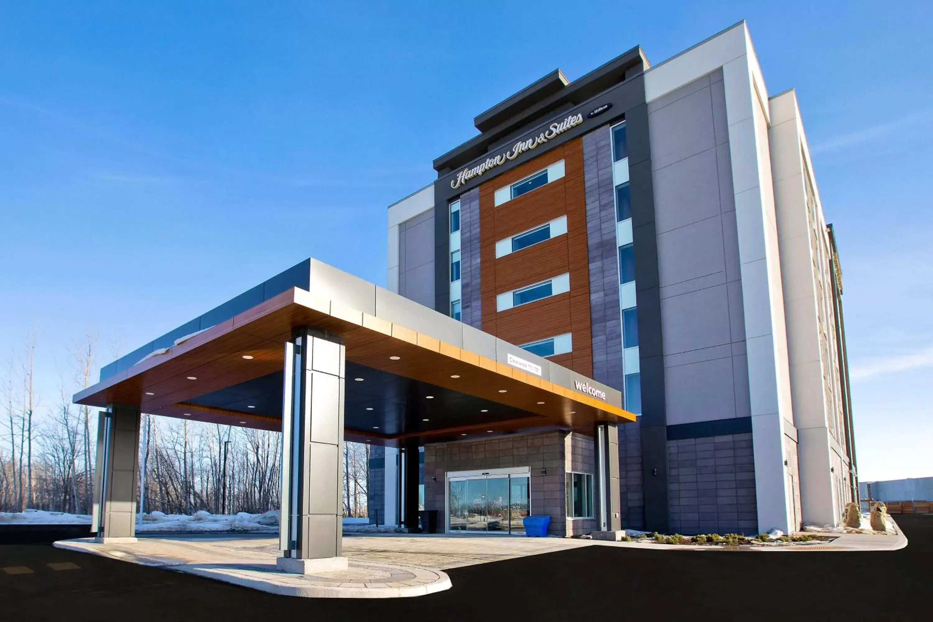 Property building in Hampton Inn & Suites Ottawa West, Ontario, Canada Property building in Hampton Inn & Suites Ottawa West, Ontario, Canada