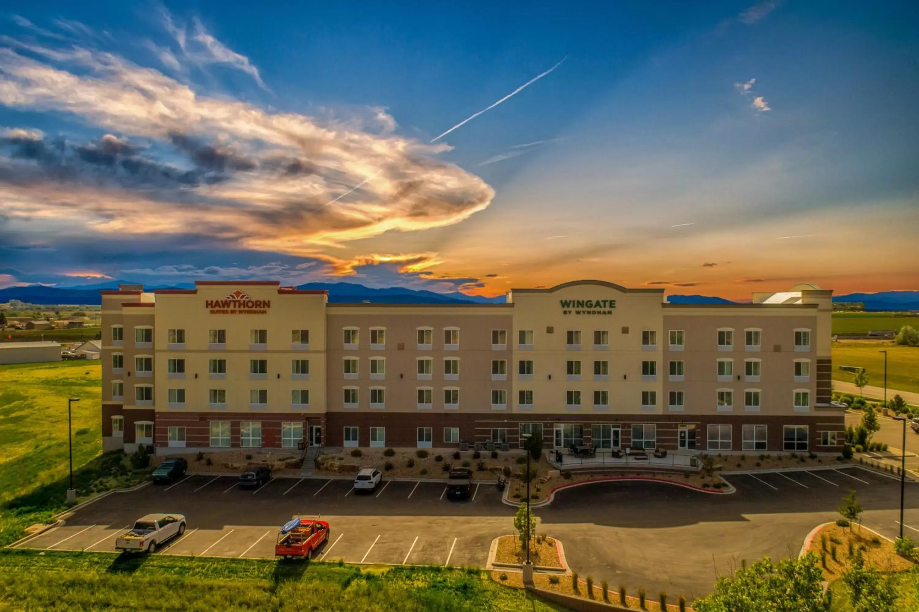 Summer, Property Building in Wingate by Wyndham Loveland Johnstown