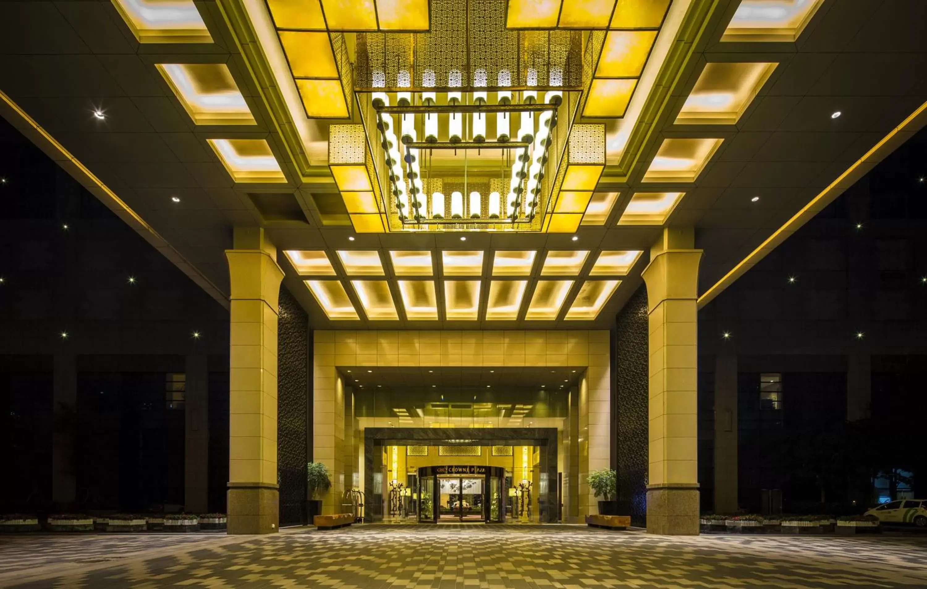 Property building, Lobby/Reception in Crowne Plaza Chengdu Panda Garden, an IHG Hotel