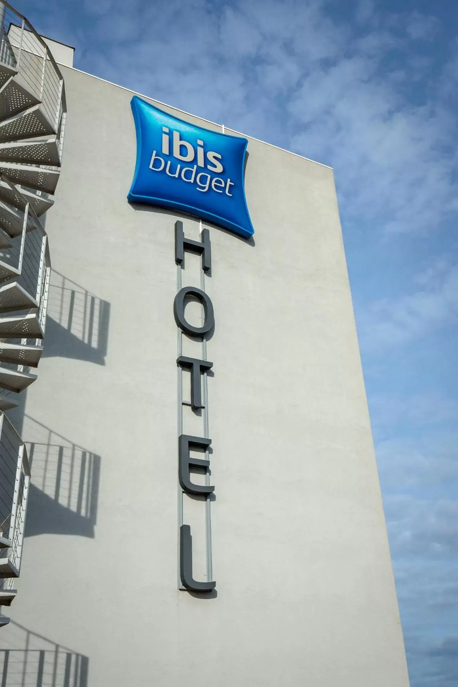 Time of day, Property Logo/Sign in Ibis Budget Fréjus St Raphaël plages