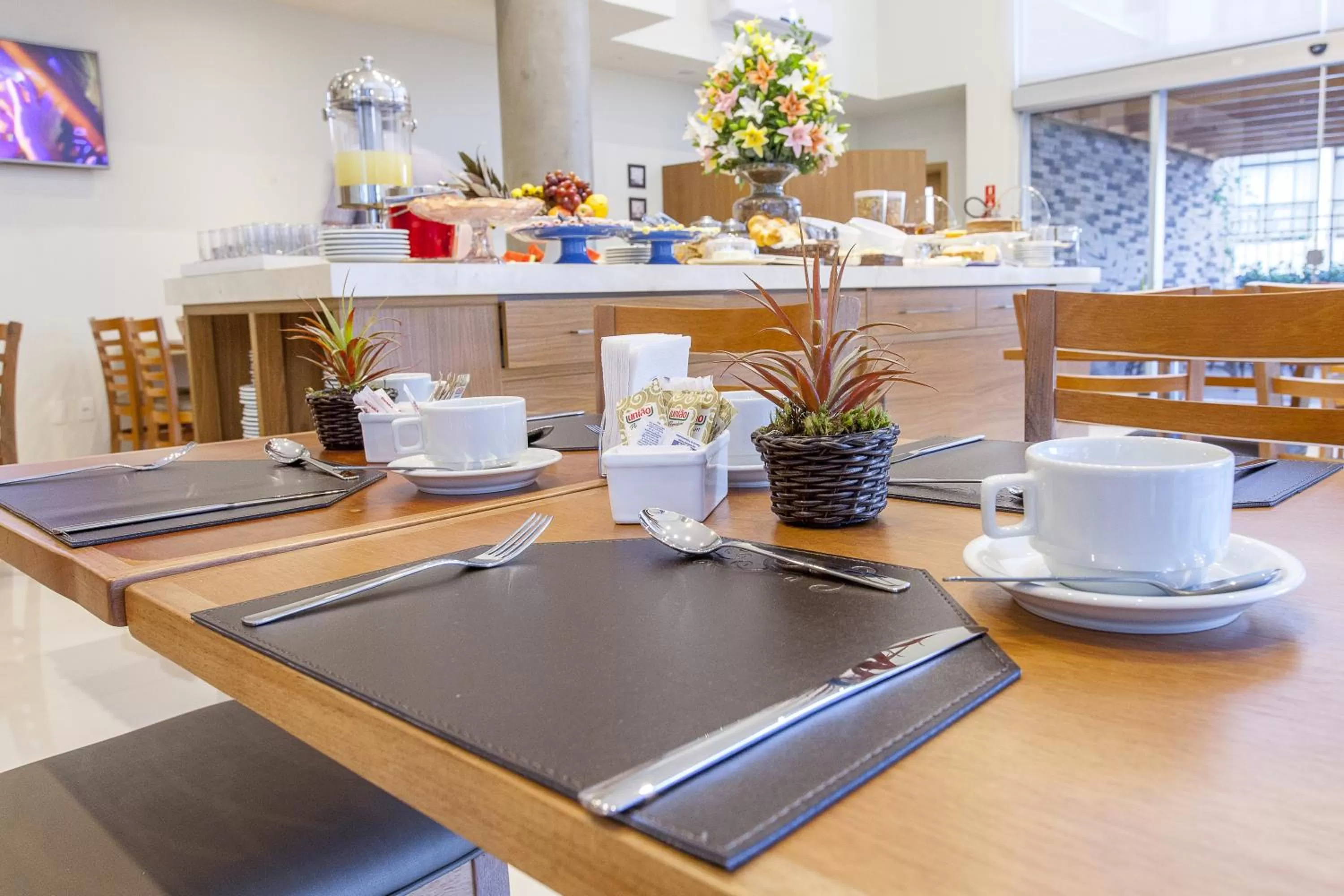 Restaurant/places to eat in São Carlos Marklin Suítes