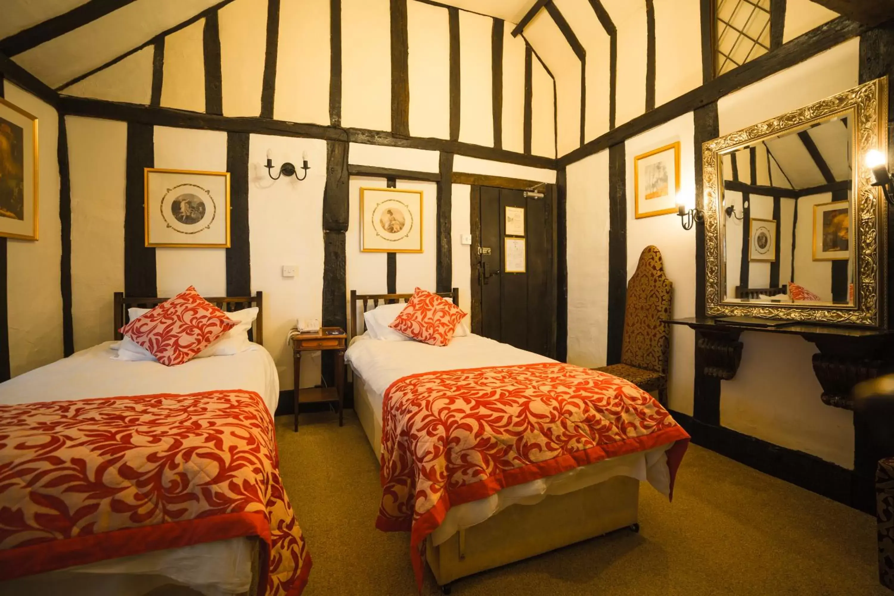 Bed in Mermaid Inn