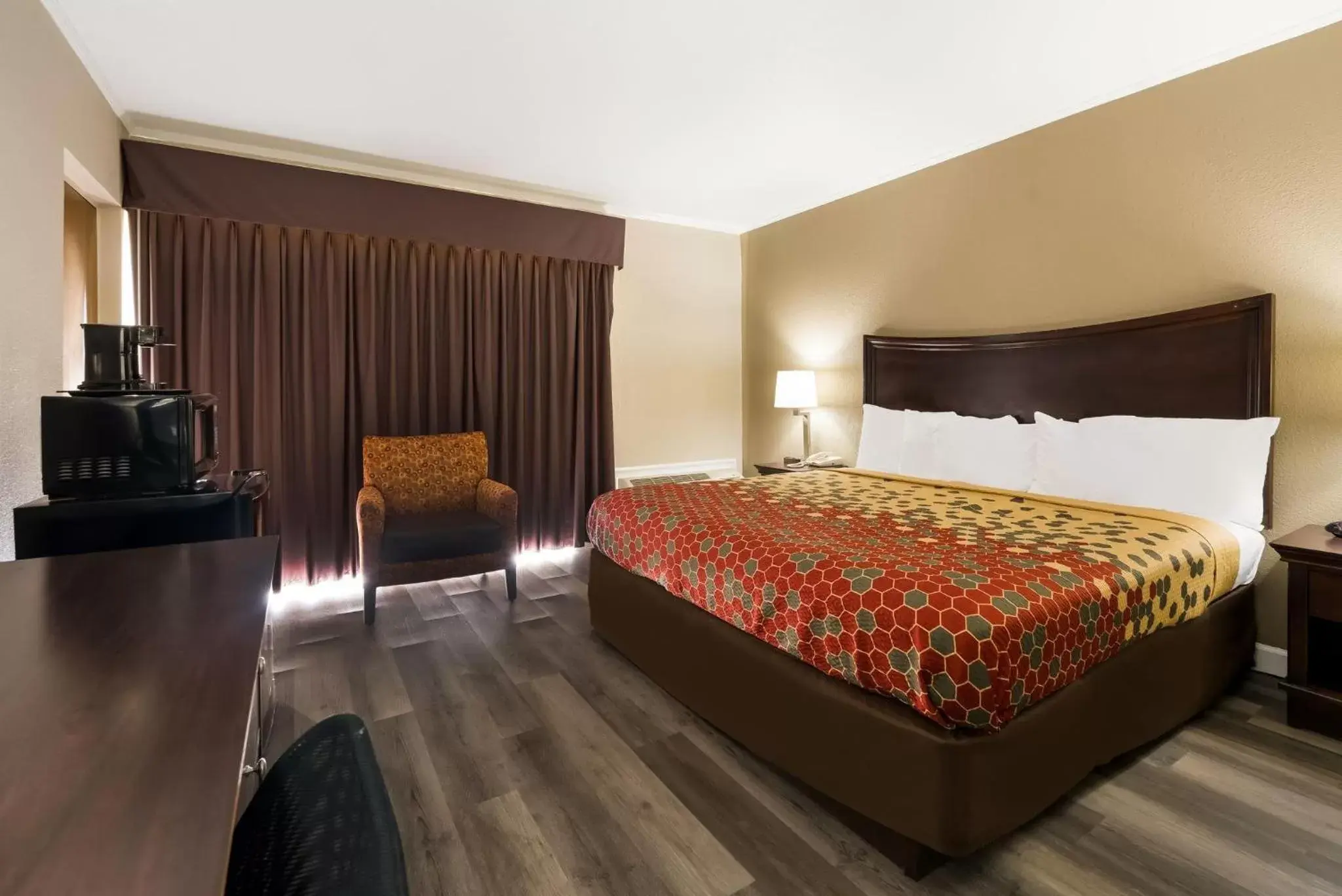 King Room - Accessible/Non-Smoking in Econo Lodge - Perry National Fair Ground Area King Room - Accessible/Non-Smoking in Econo Lodge - Perry National Fair Ground Area