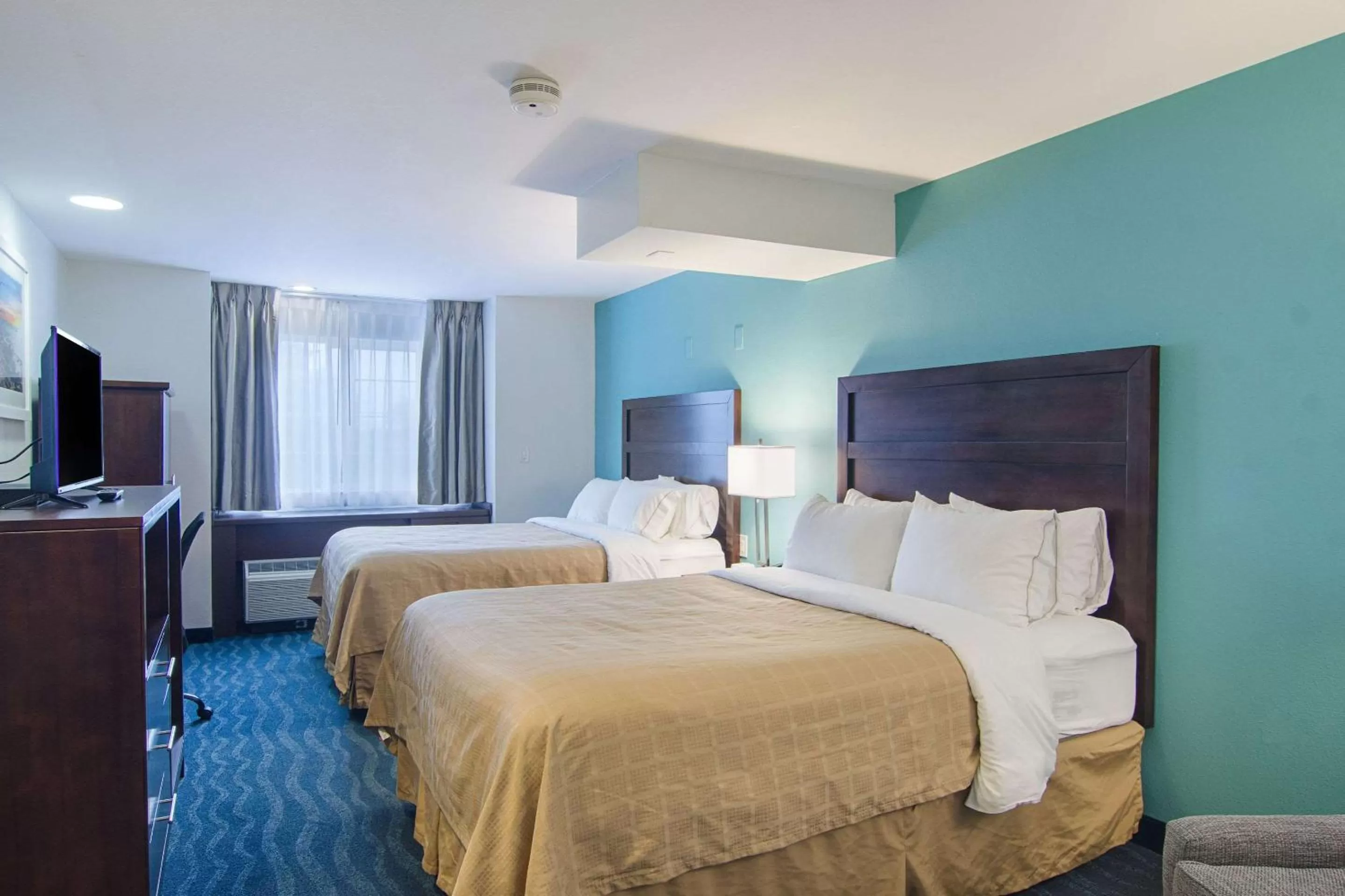 Photo of the whole room, Bed in Quality Inn Seaside