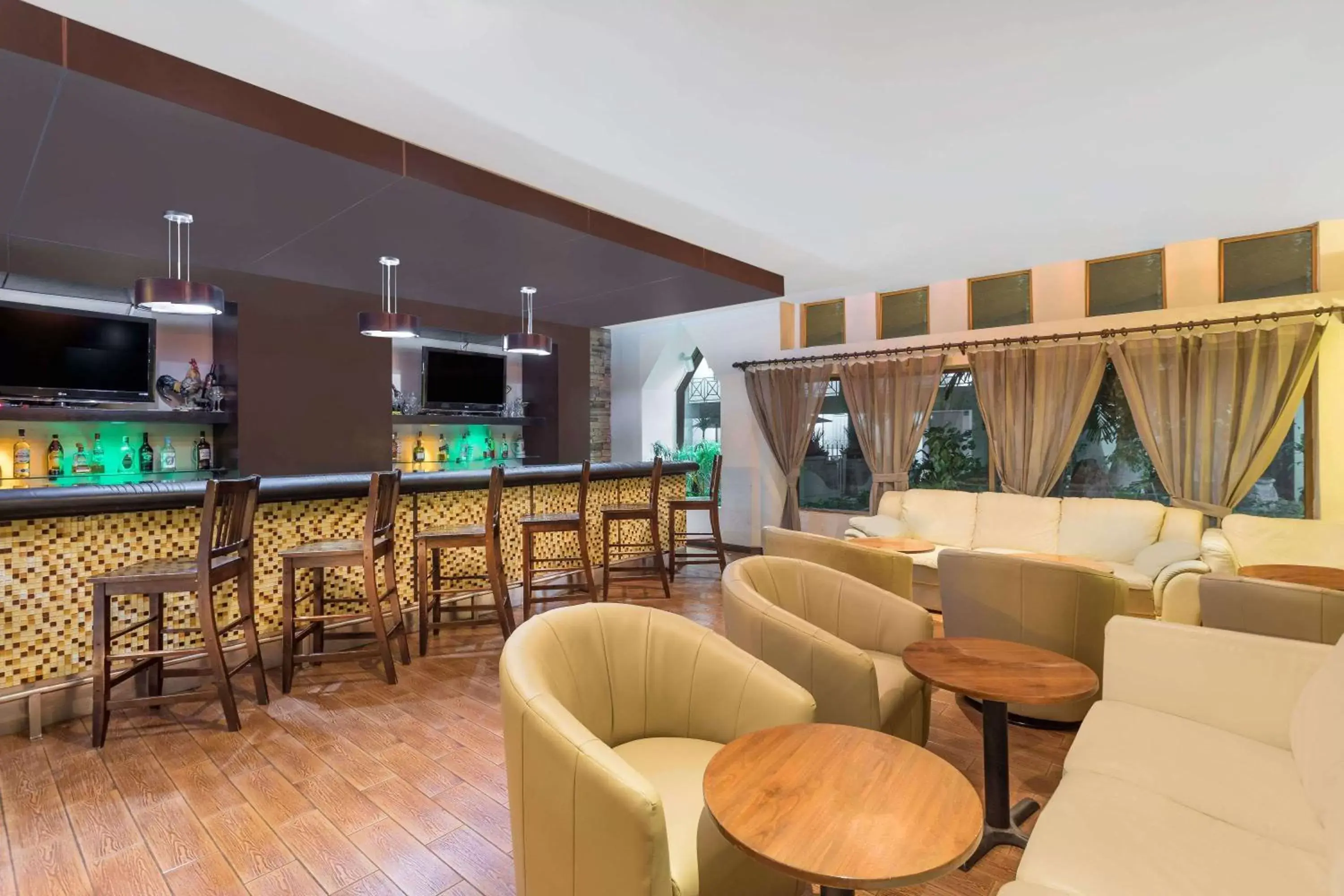 Lounge or bar, Lounge/Bar in Wyndham Garden Obregon