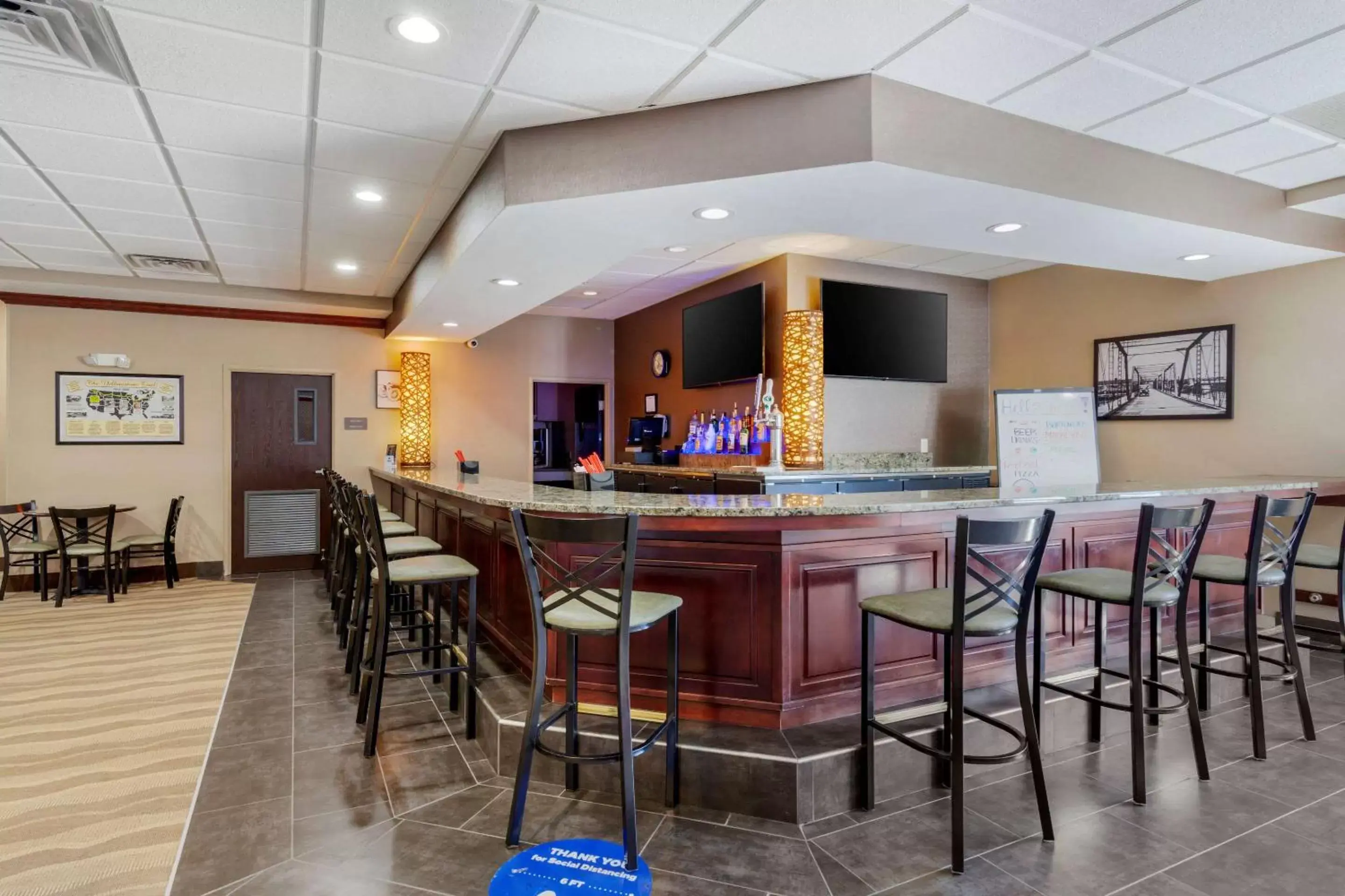 Restaurant/places to eat, Lounge/Bar in Comfort Inn Plover-Stevens Point