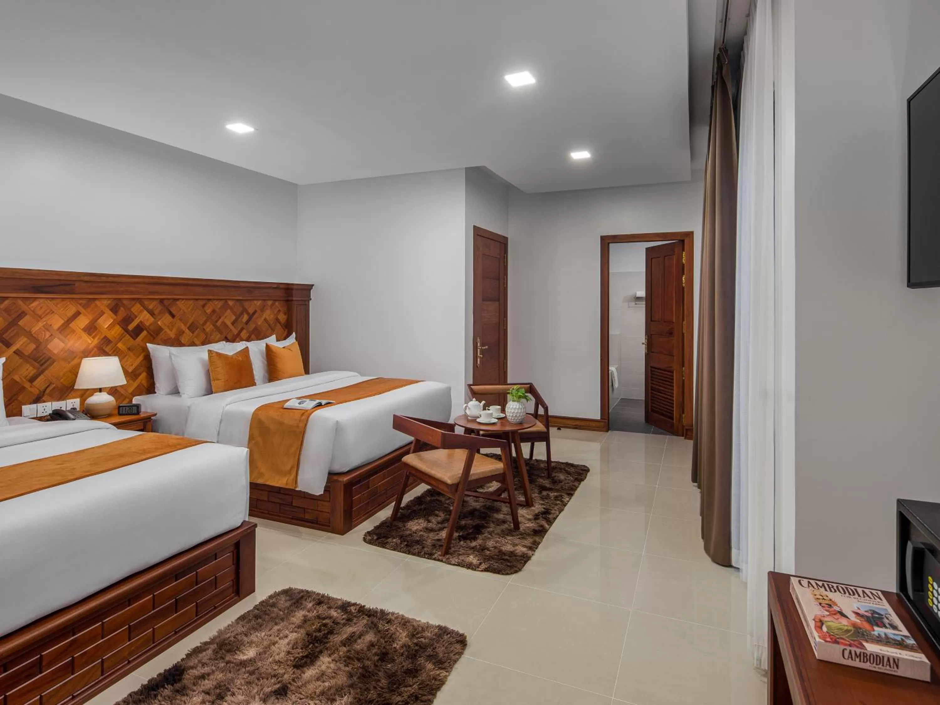 Bedroom, Bed in Homewood Hotel