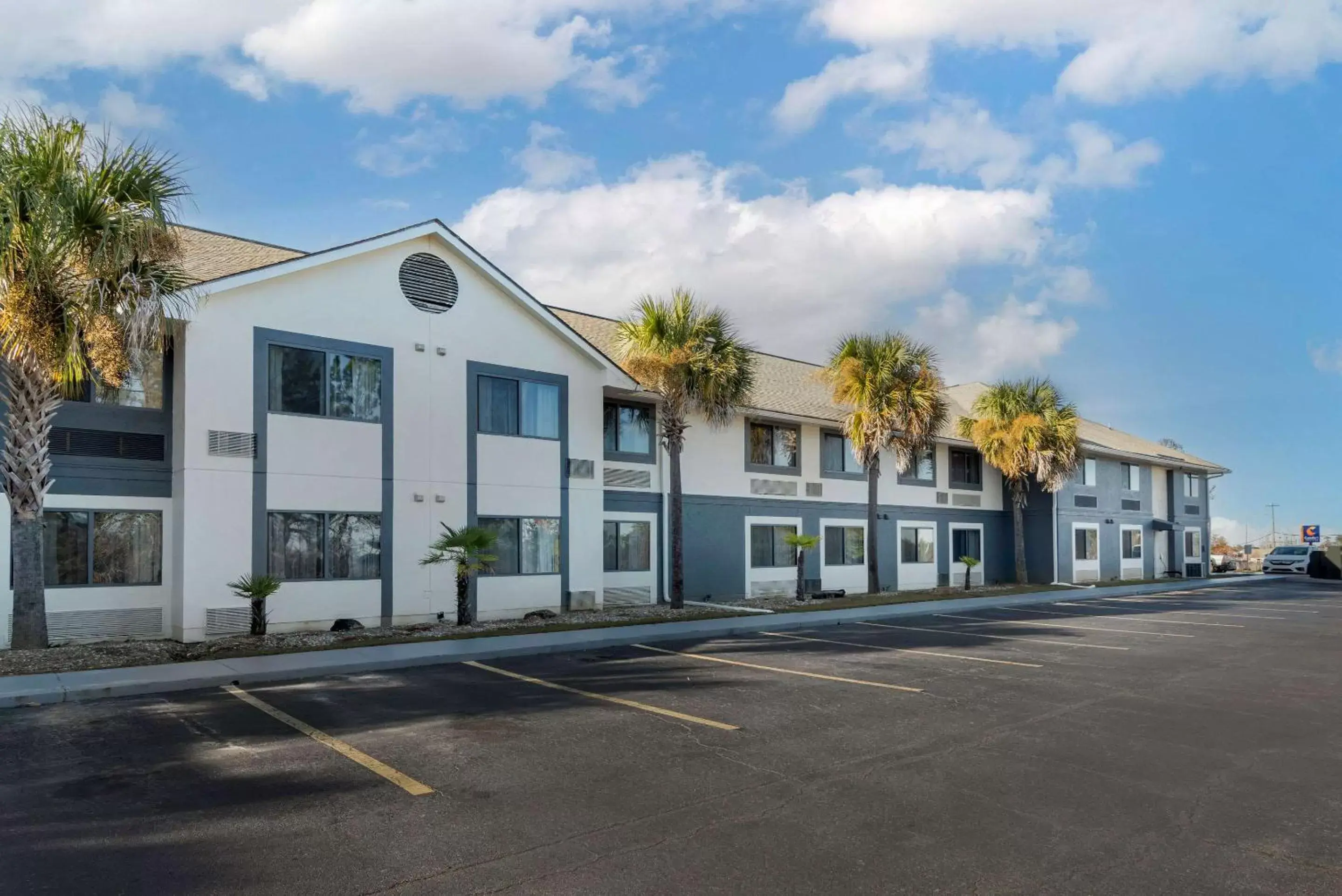 Property Building in Comfort Inn & Suites - near Robins Air Force Base Main Gate