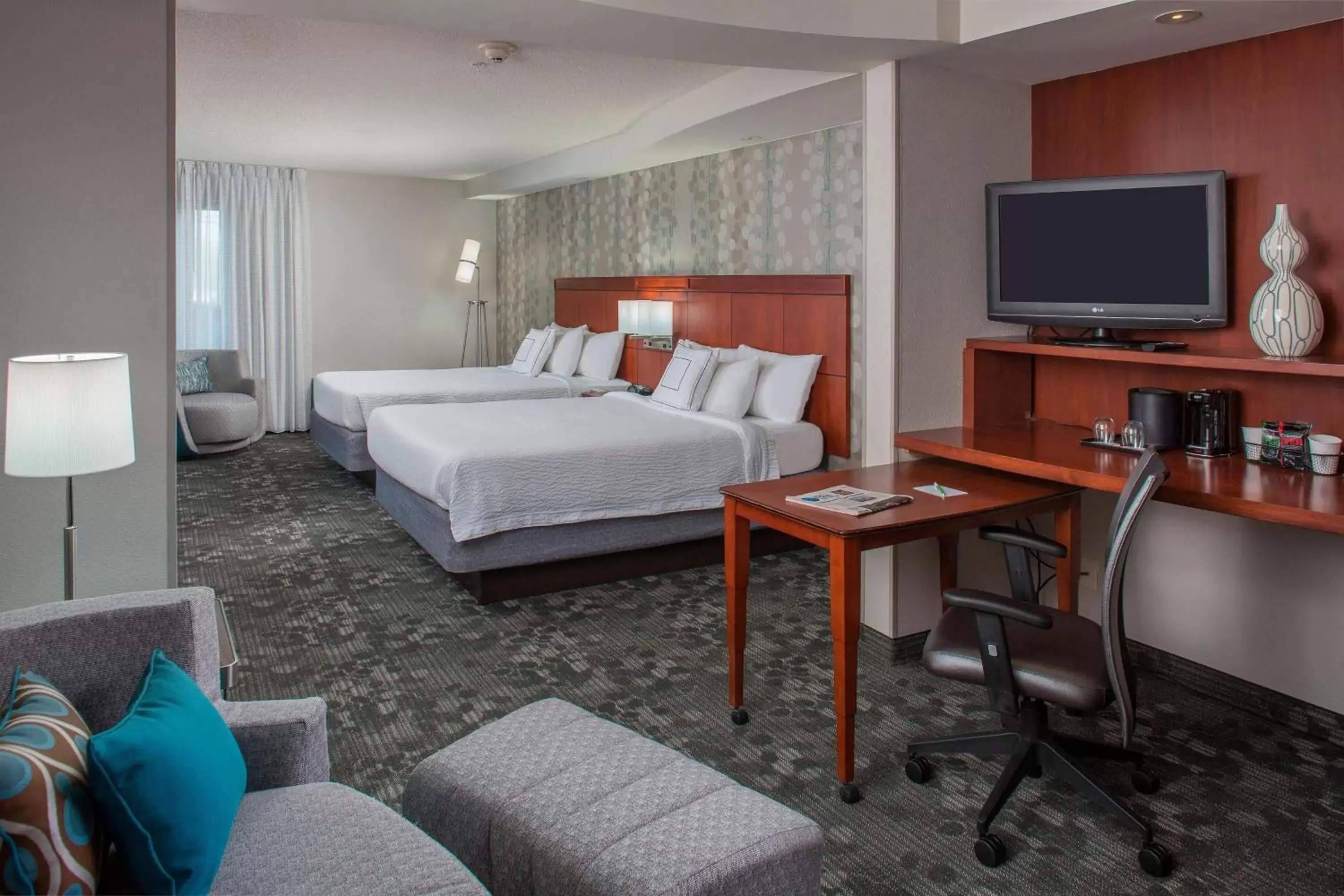 Photo of the whole room, Bed in Courtyard by Marriott Nashville Goodlettsville