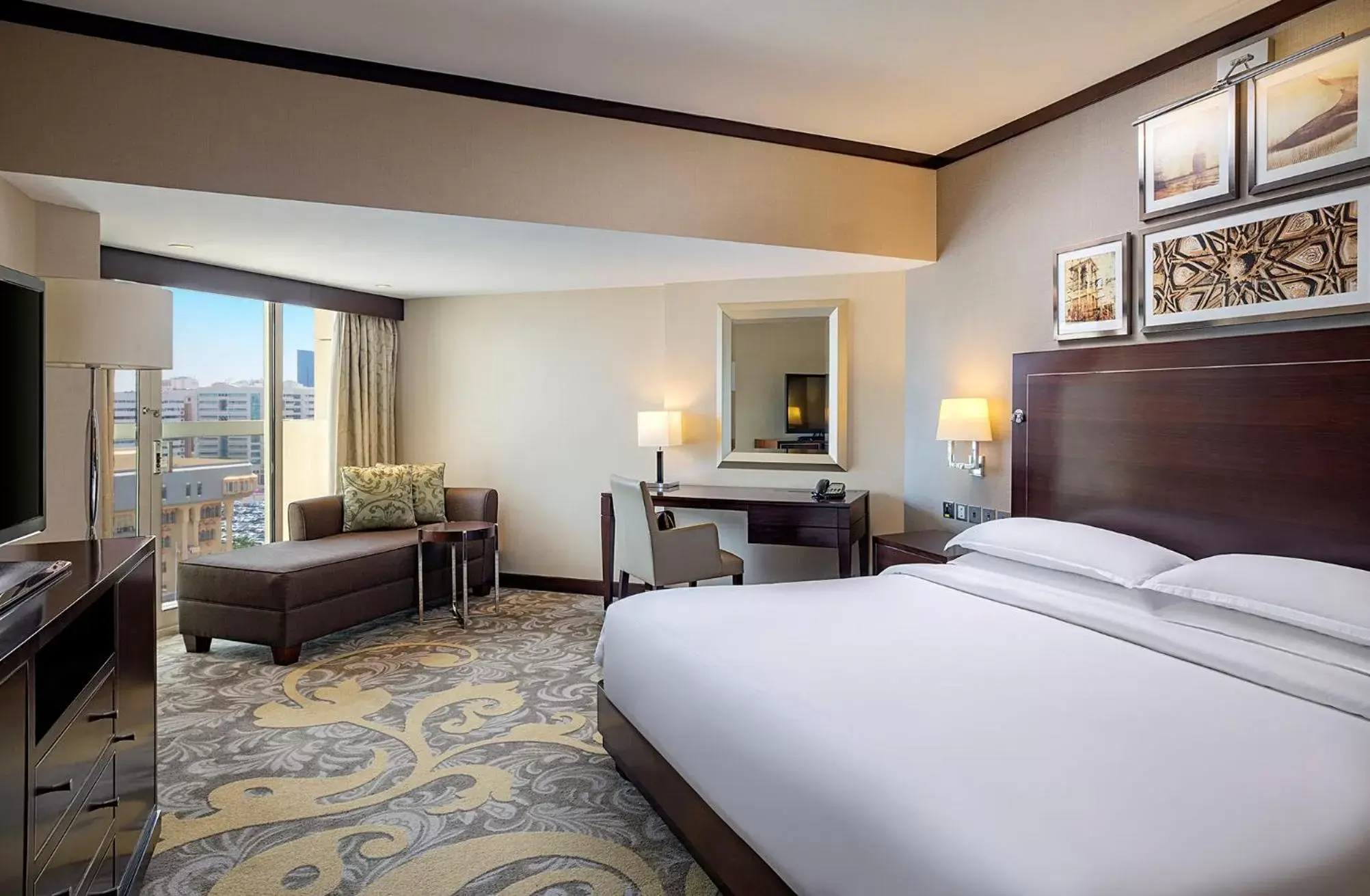 Bed in Sheraton Dubai Creek Hotel & Towers