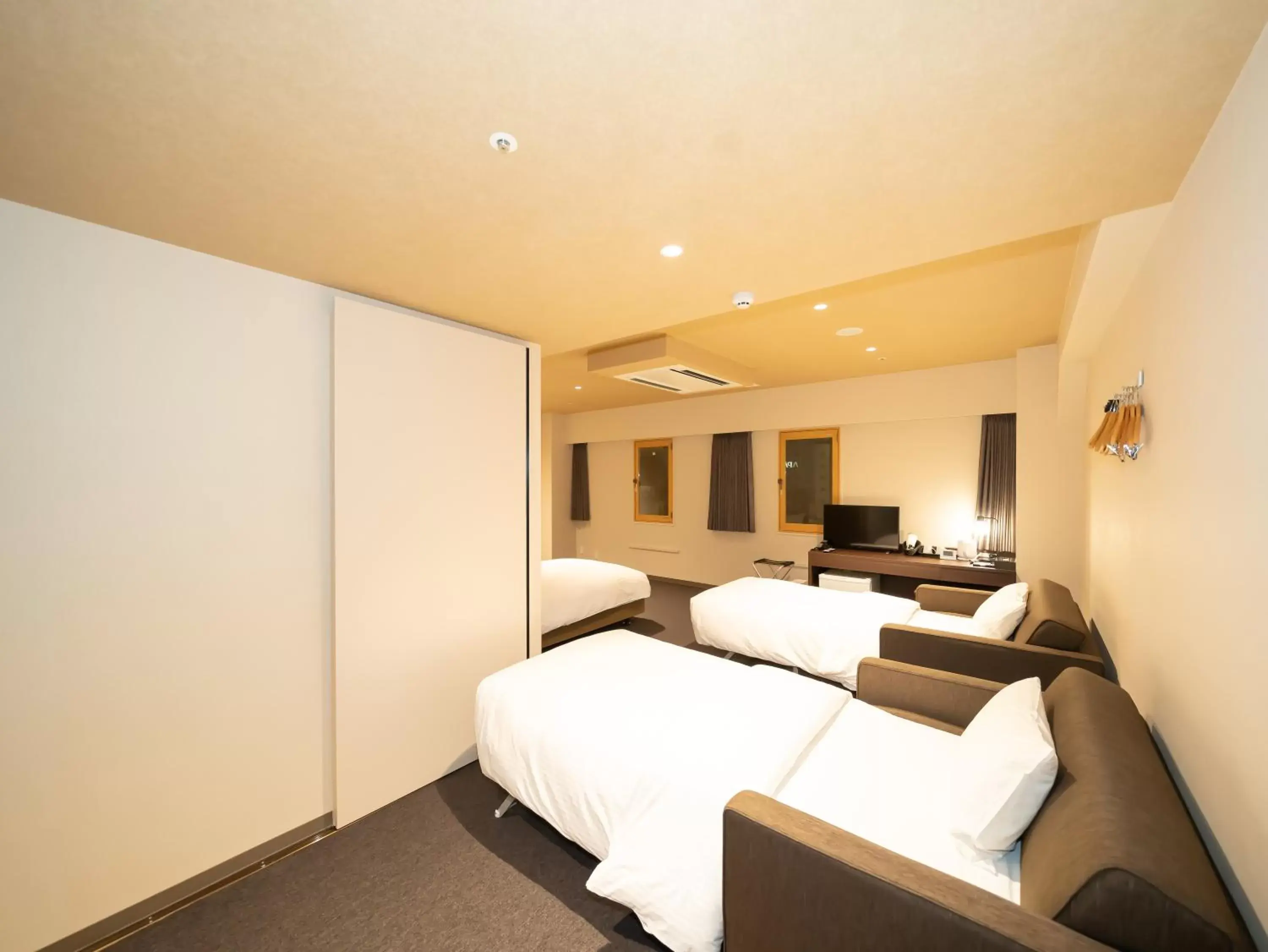 Bed in Shinsaibashi ARTY Inn