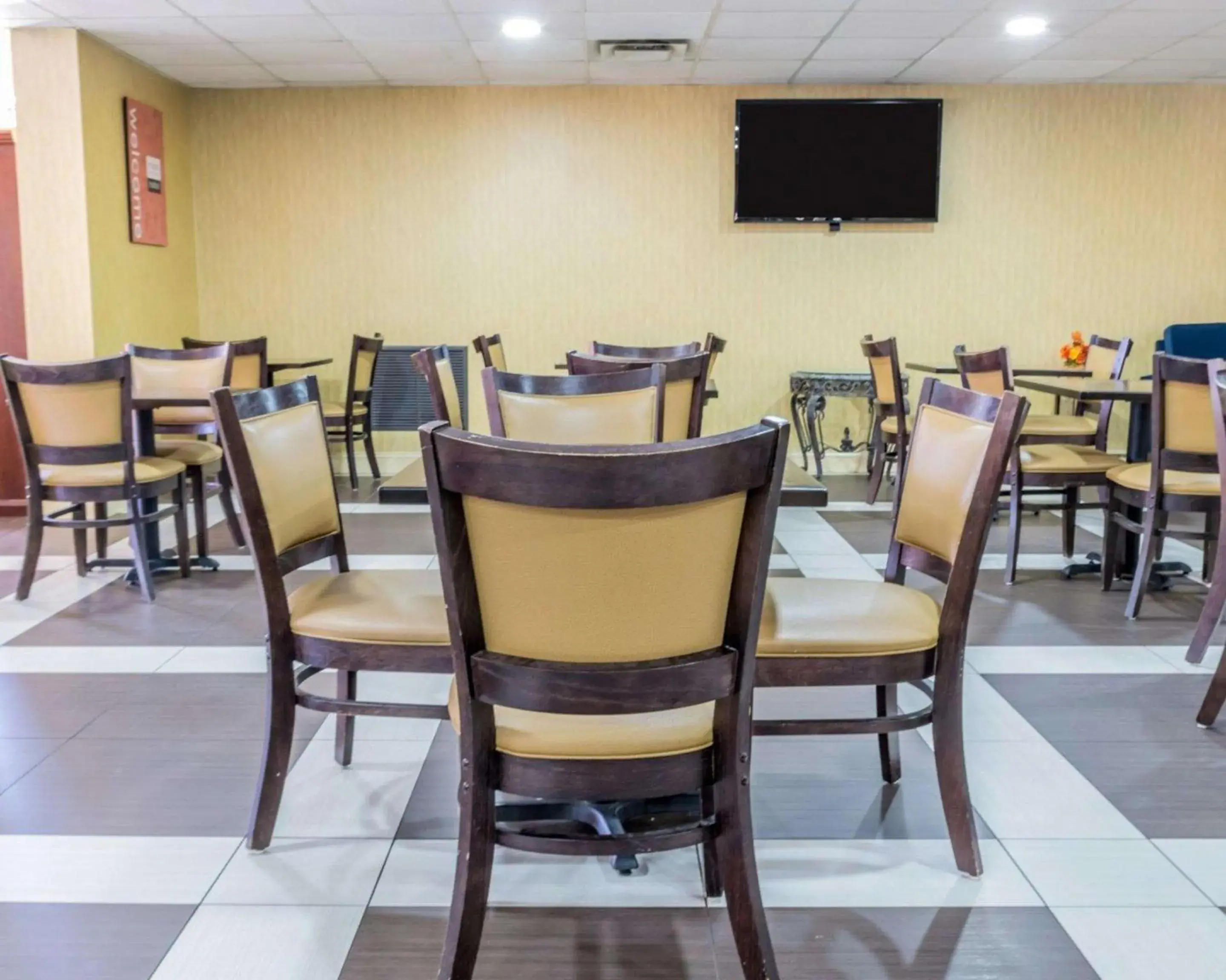 Restaurant/Places to Eat in Comfort Inn - Winchester