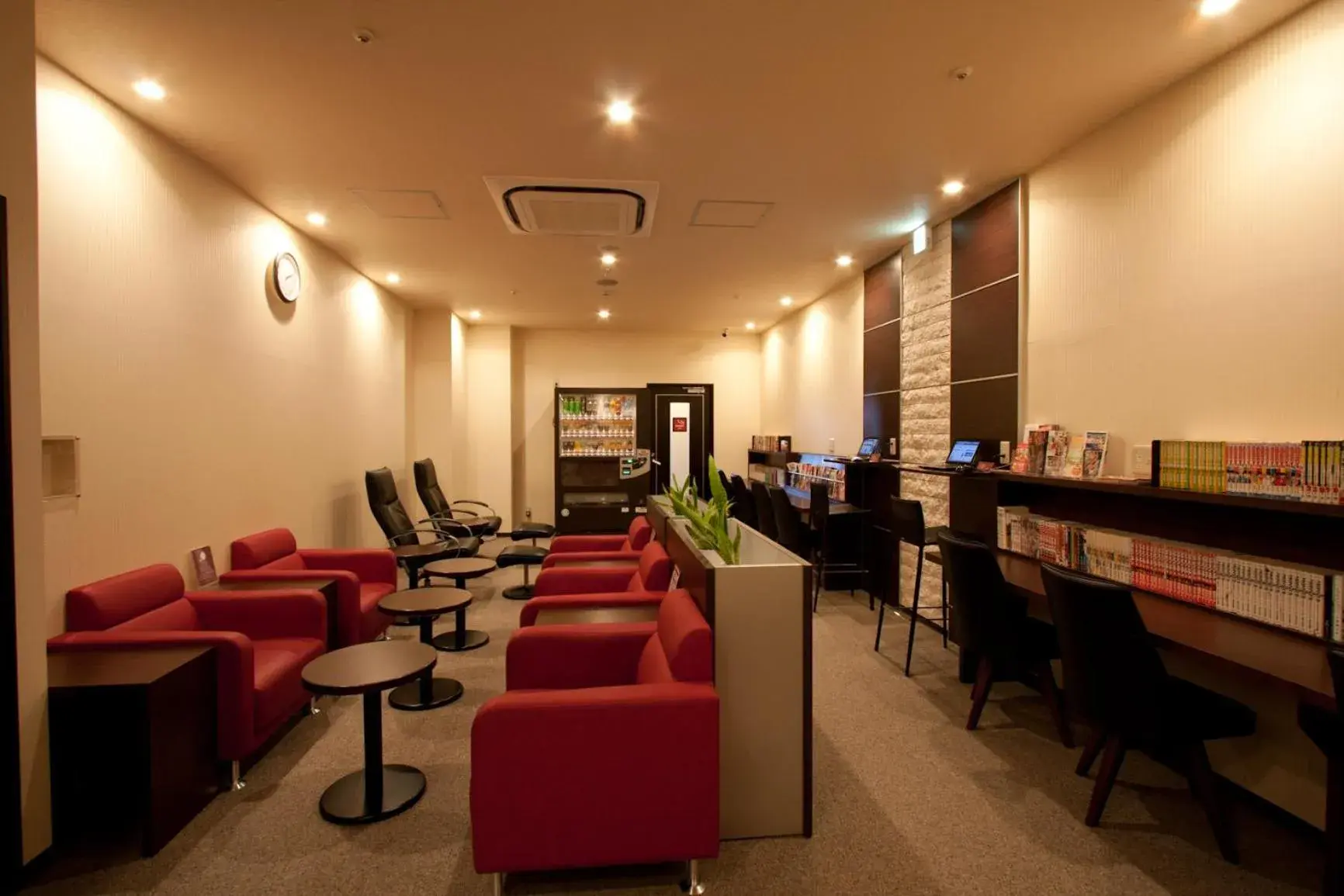 Living room in HEARTS Capsule Hotel & Spa Nakasu -Male only- Living room in HEARTS Capsule Hotel & Spa Nakasu -Male only-