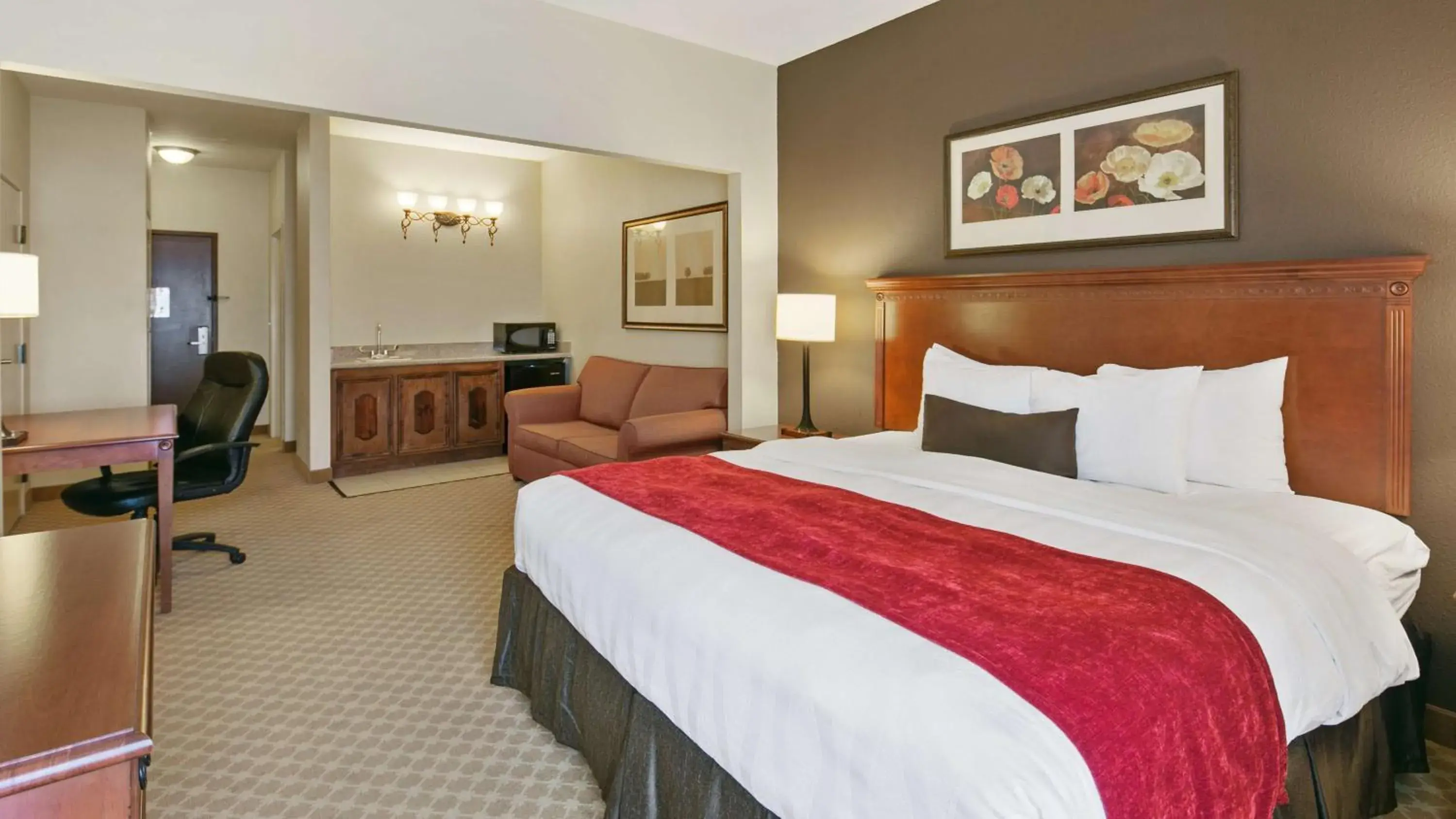 TV and multimedia, Bed in Best Western Plus Georgetown Inn & Suites
